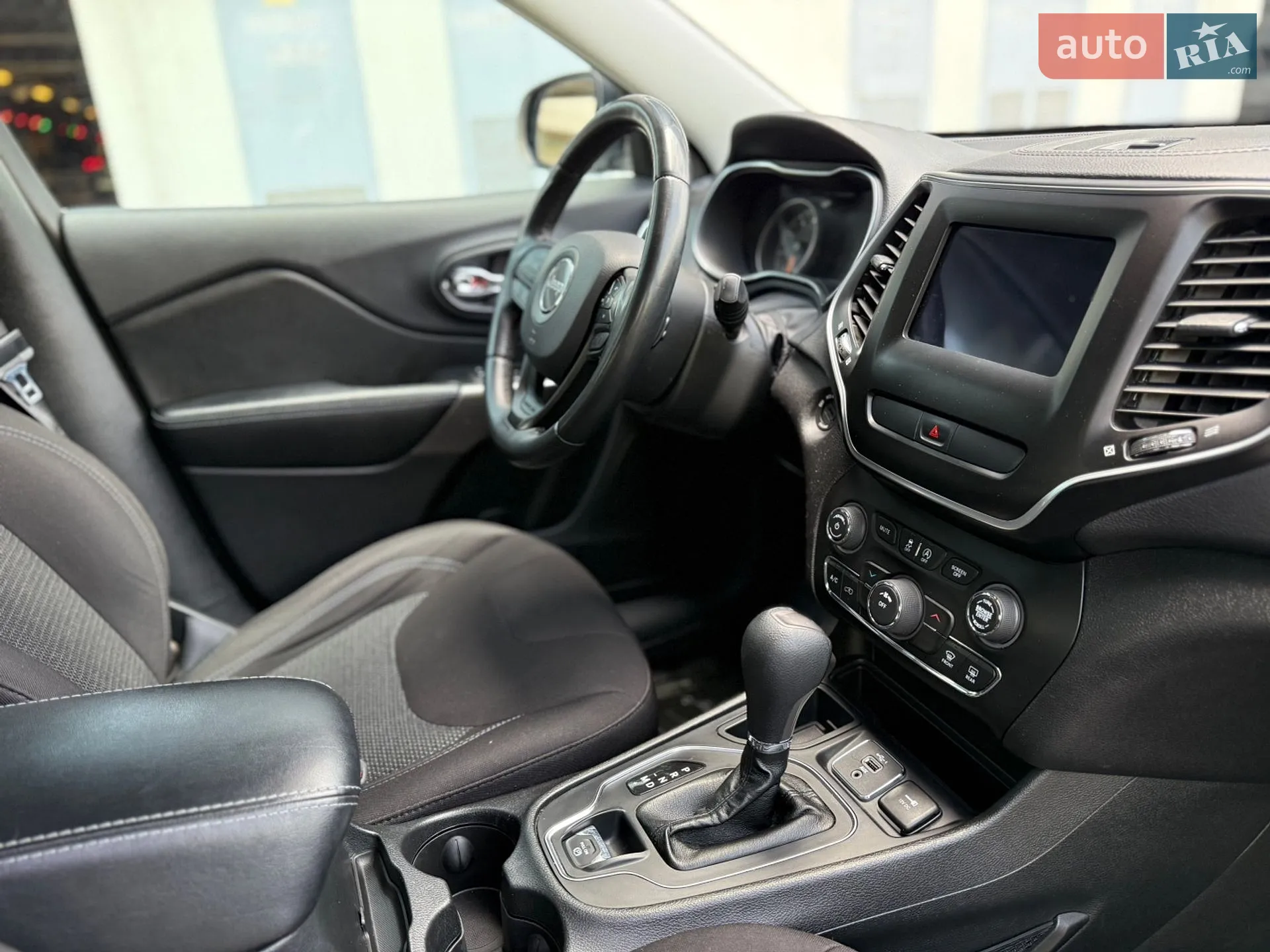 2018 Jeep Cherokee - мініатюра 17