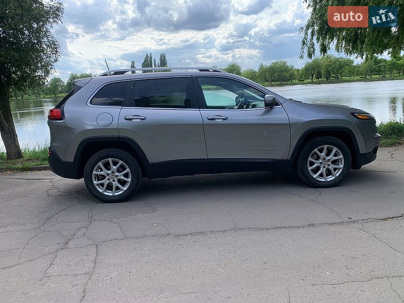 Внедорожник / Кроссовер Jeep Cherokee 2017 в Ровно