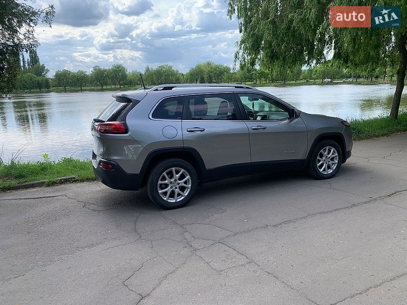 Внедорожник / Кроссовер Jeep Cherokee 2017 в Ровно