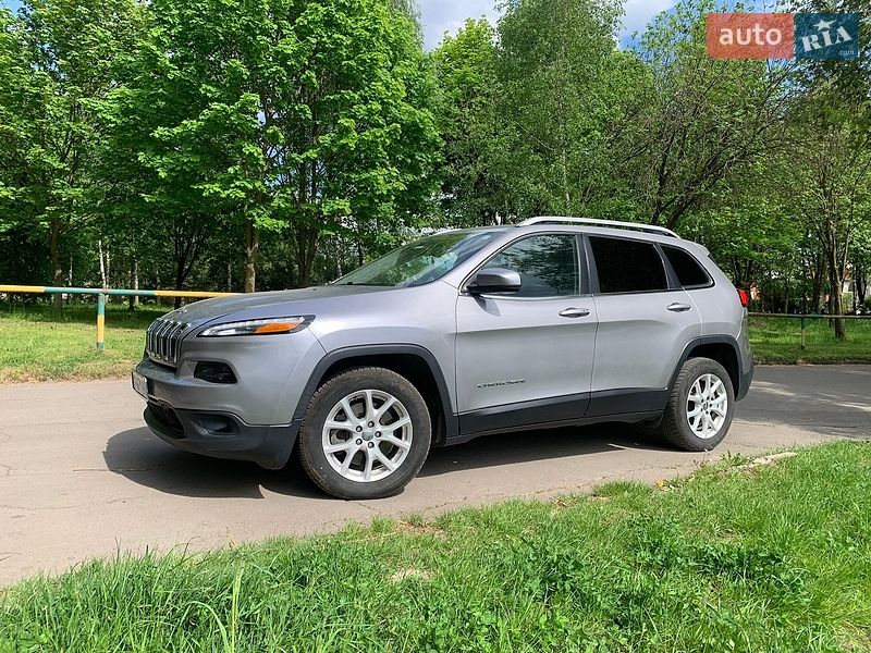 Внедорожник / Кроссовер Jeep Cherokee 2017 в Ровно