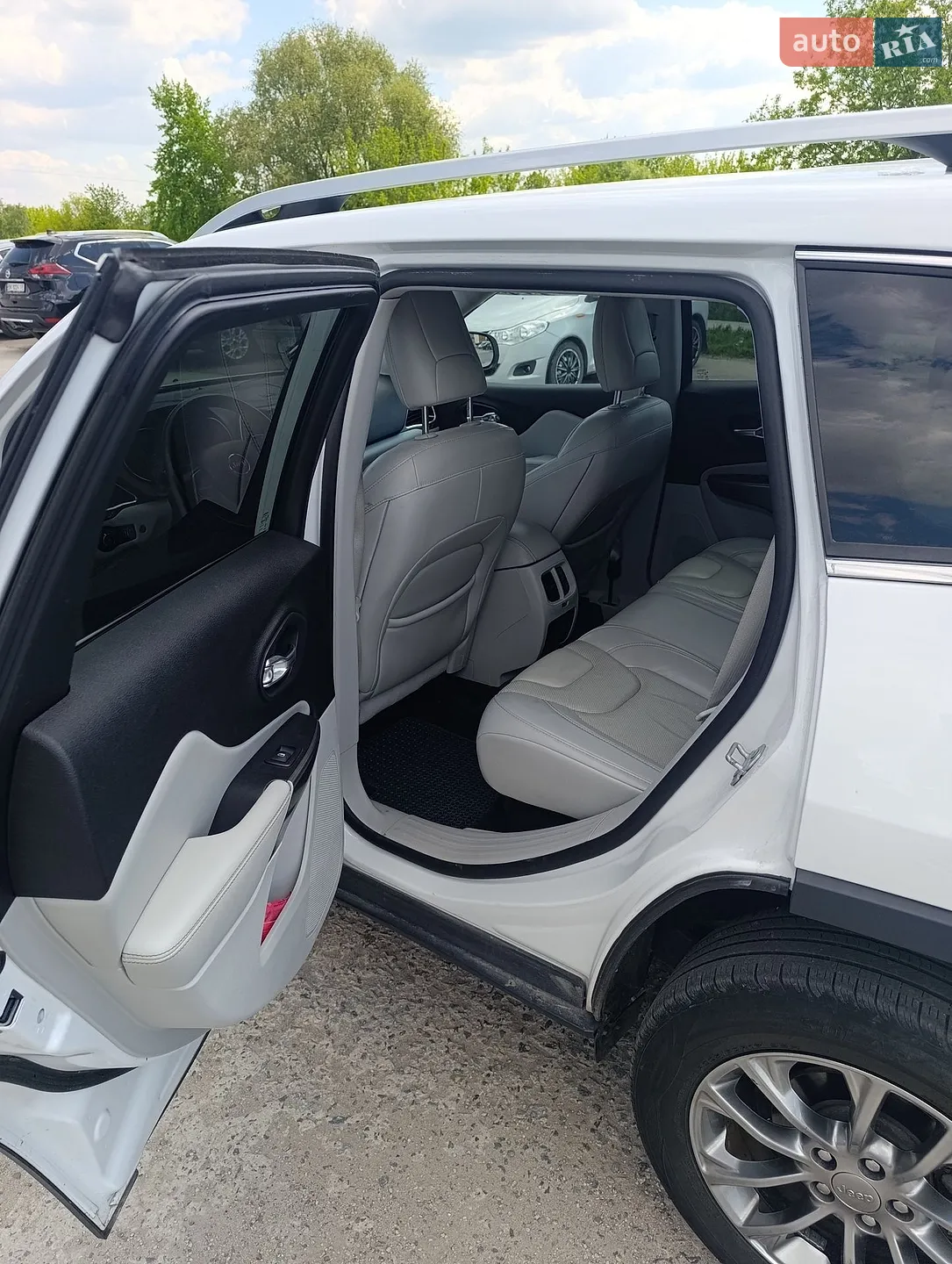 2018 Jeep Cherokee - мініатюра 12