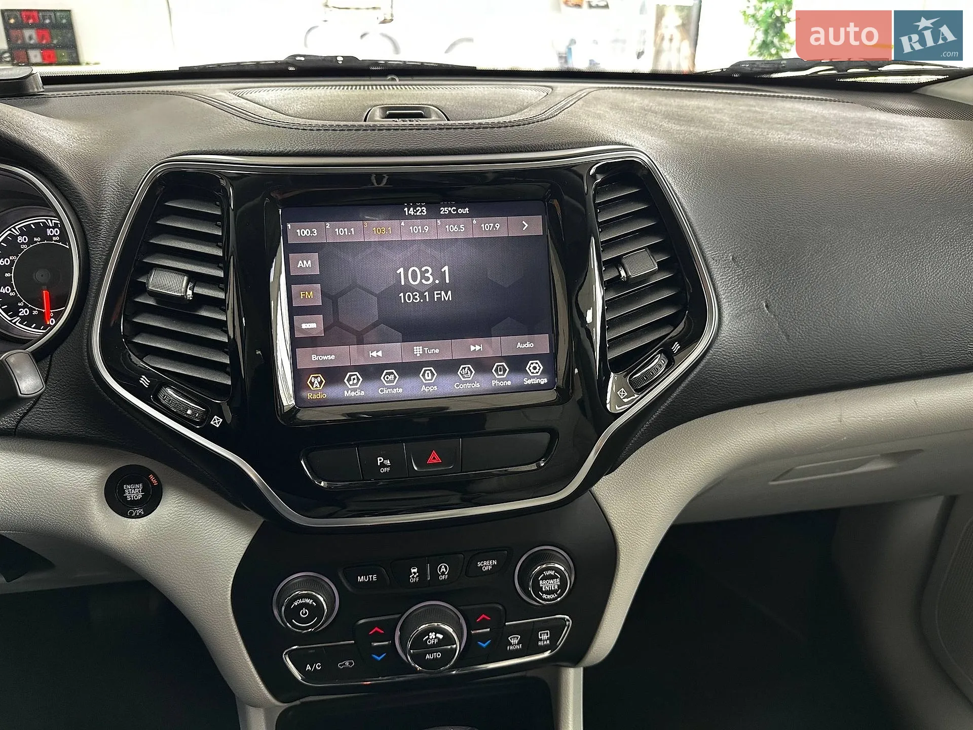 2019 Jeep Cherokee - мініатюра 34