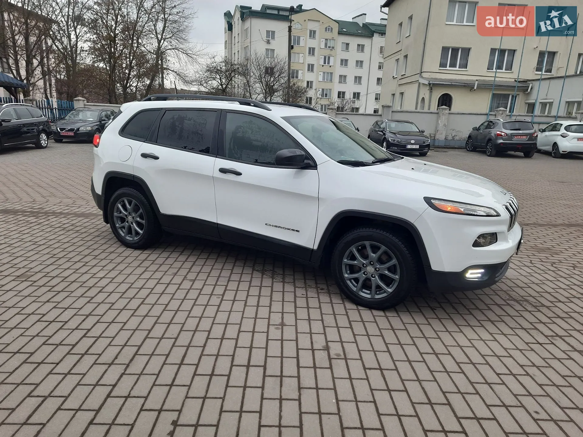 2016 Jeep Cherokee - мініатюра 7
