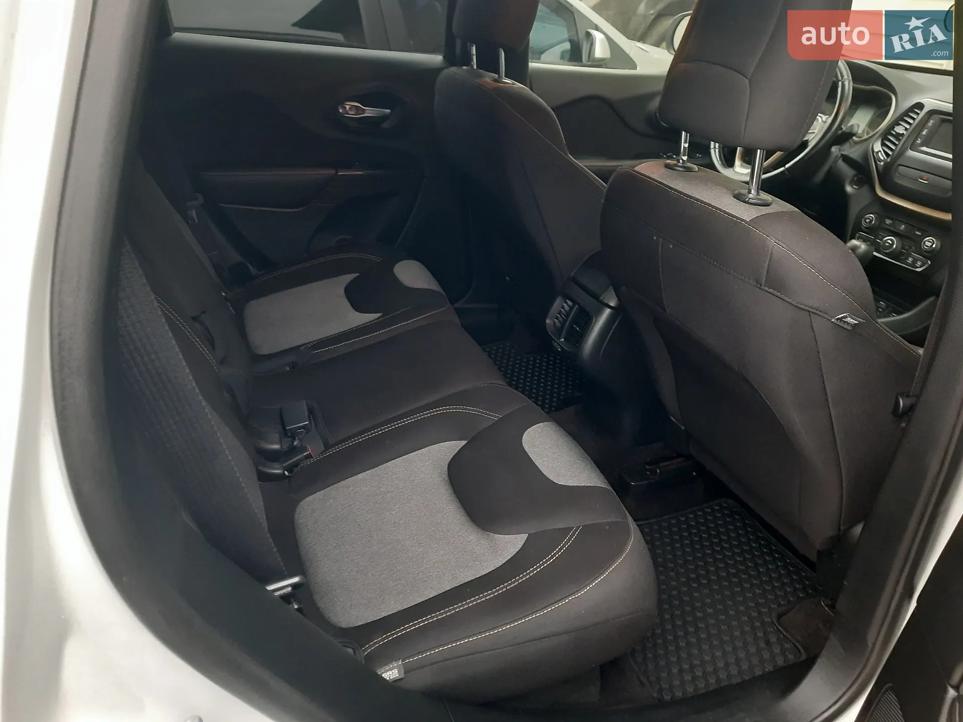 2016 Jeep Cherokee - мініатюра 24