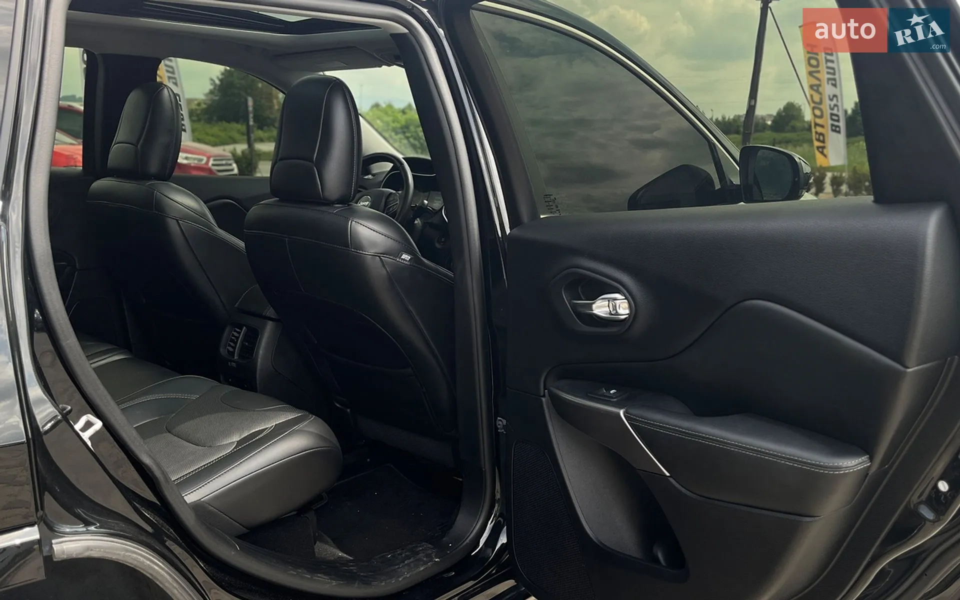 2019 Jeep Cherokee - мініатюра 30