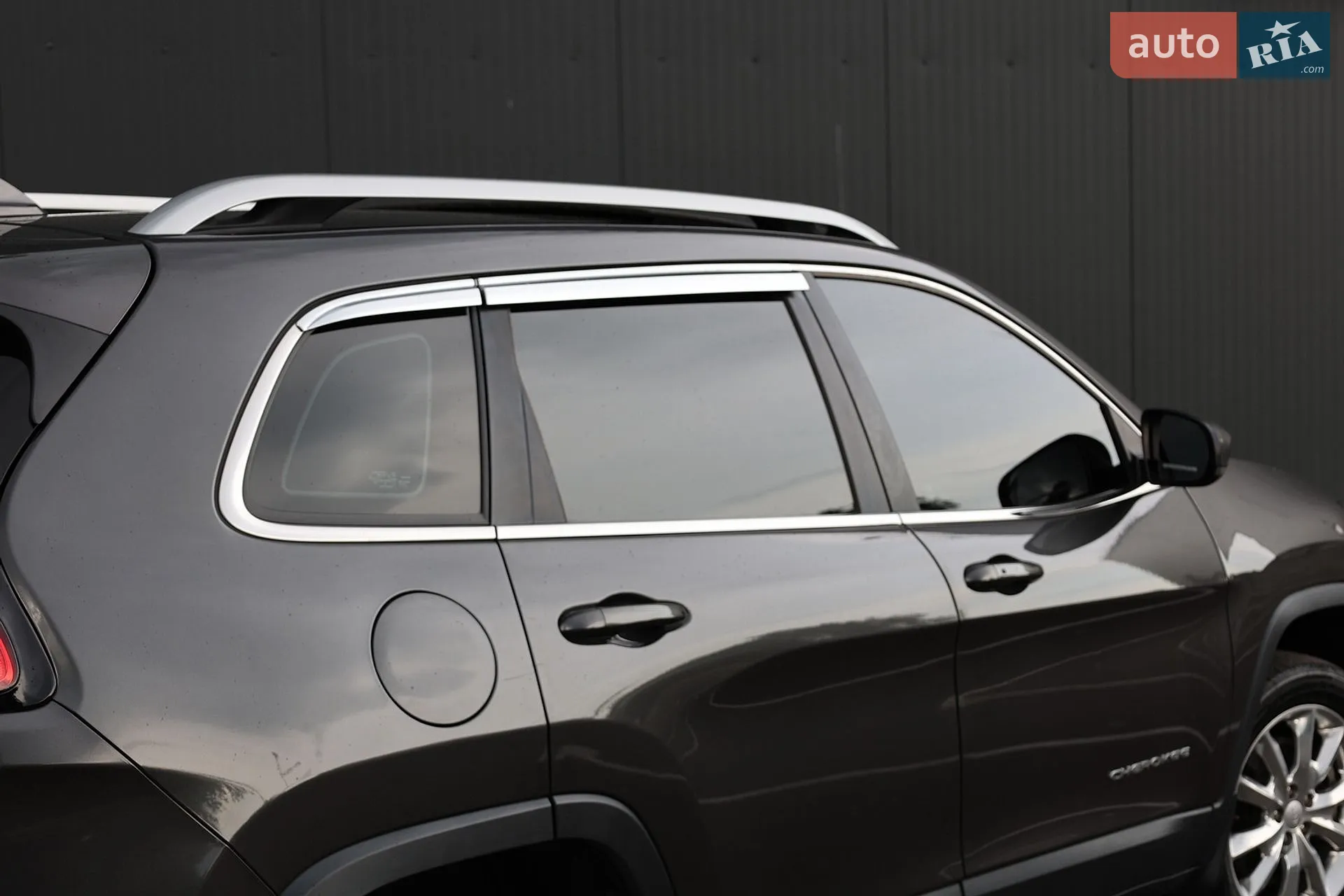 2017 Jeep Cherokee - мініатюра 17