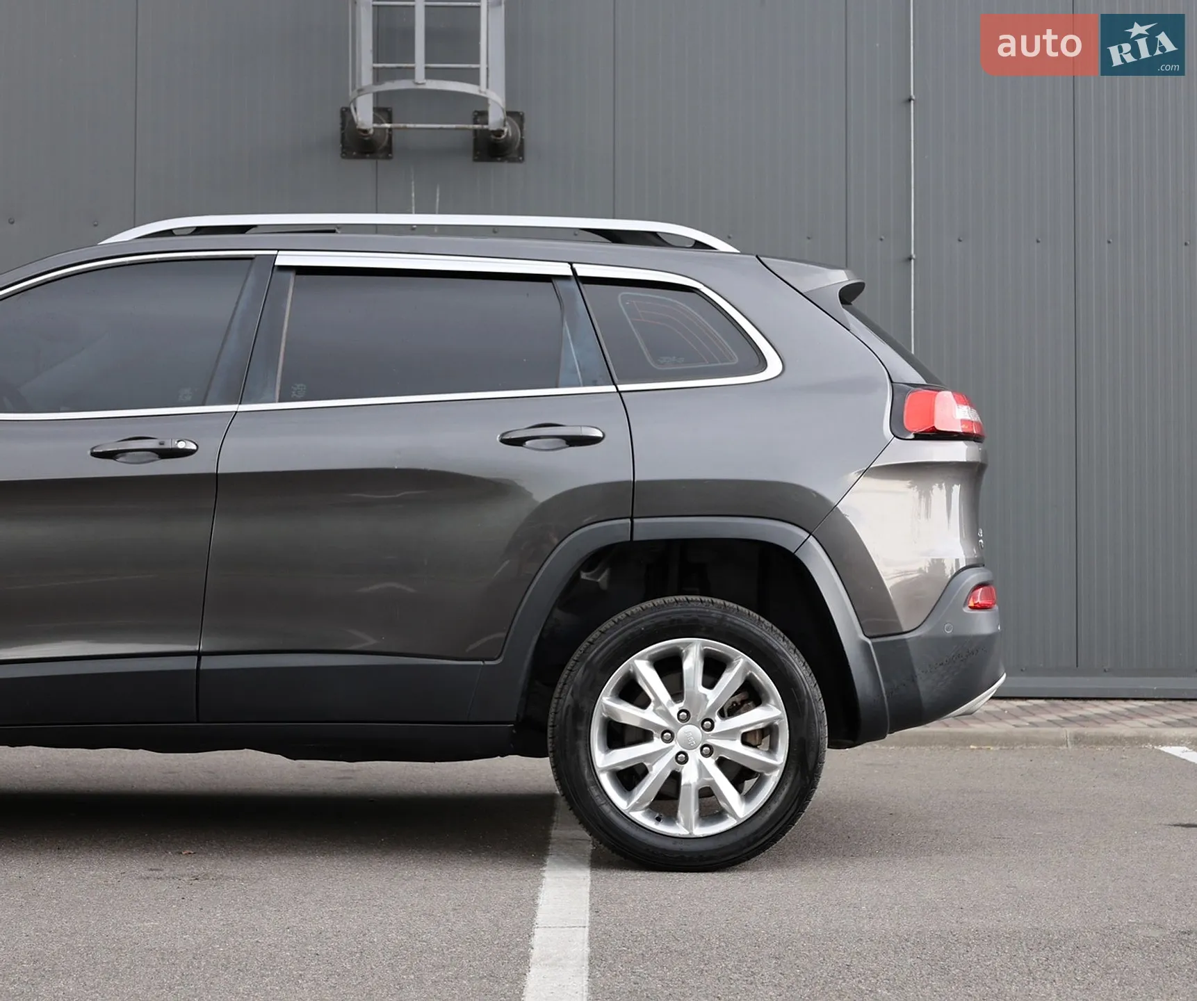 2017 Jeep Cherokee - мініатюра 27