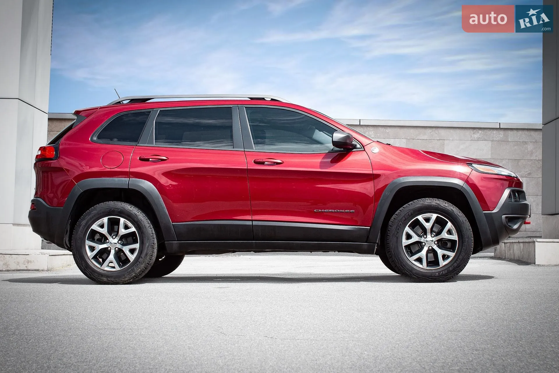 2014 Jeep Cherokee - мініатюра 2