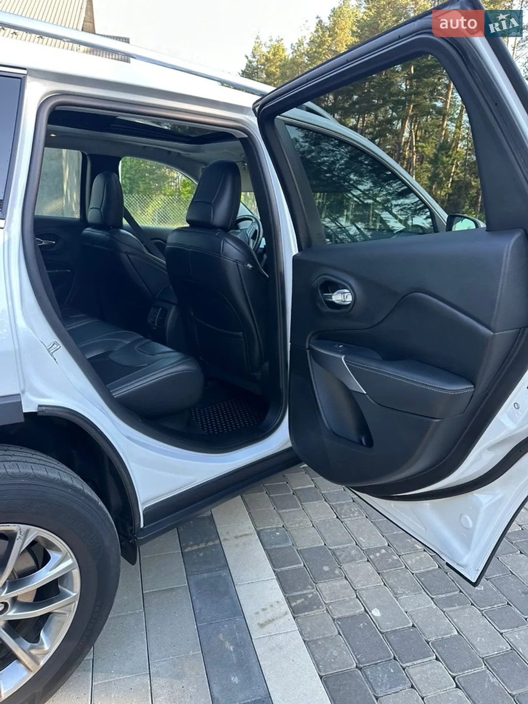 2019 Jeep Cherokee - мініатюра 16