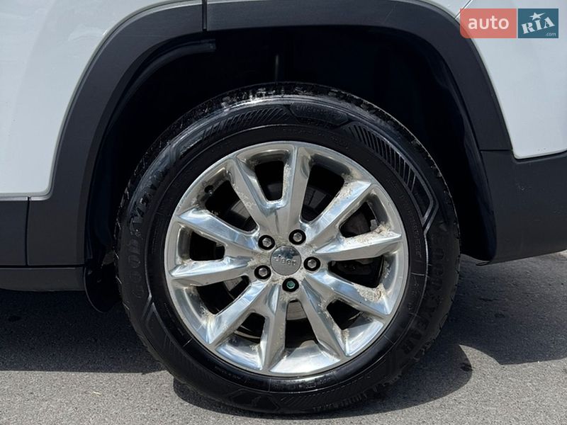 Внедорожник / Кроссовер Jeep Cherokee 2016 в Львове