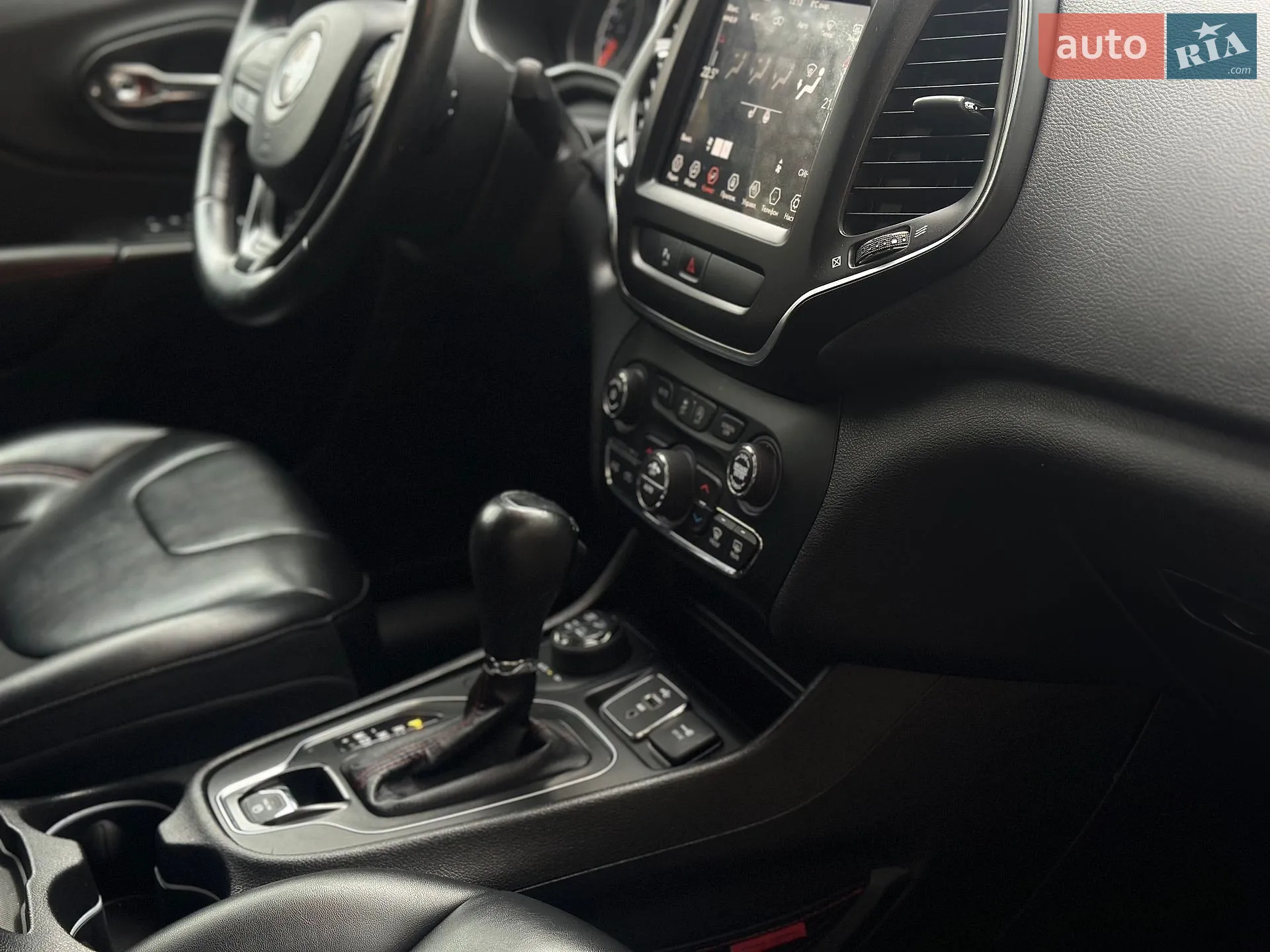 2018 Jeep Cherokee - мініатюра 25