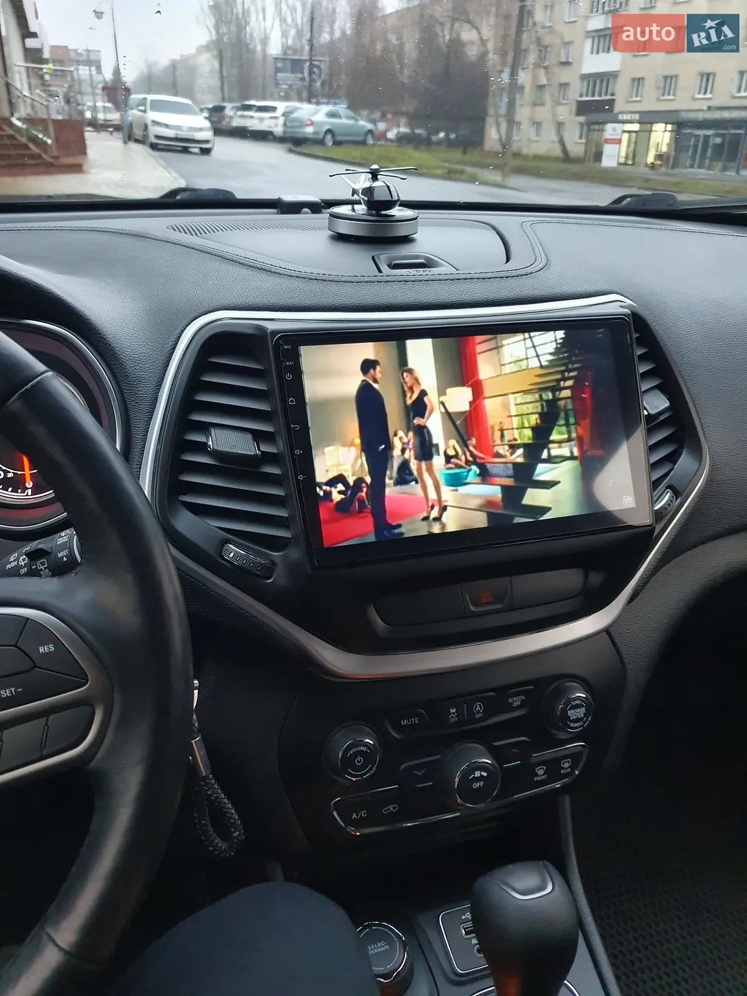 2018 Jeep Cherokee - мініатюра 12