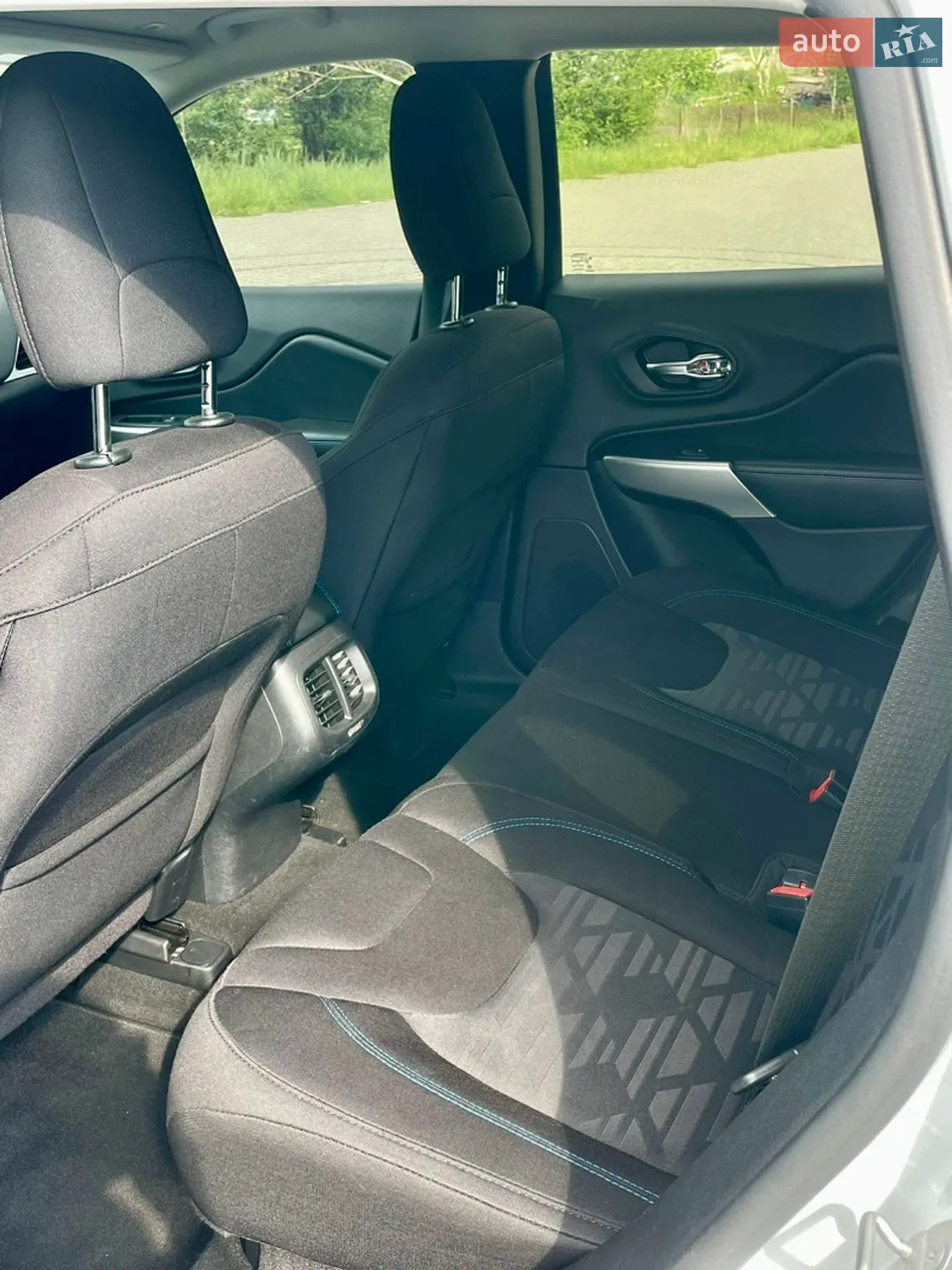 2019 Jeep Cherokee - мініатюра 6