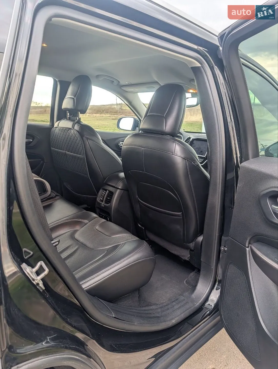 2019 Jeep Cherokee - мініатюра 14