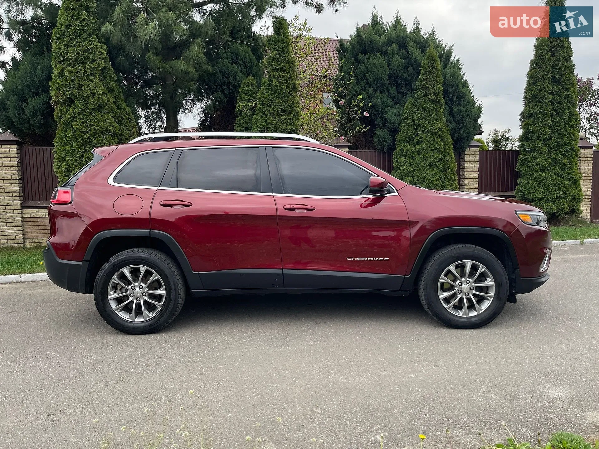 2019 Jeep Cherokee - мініатюра 16