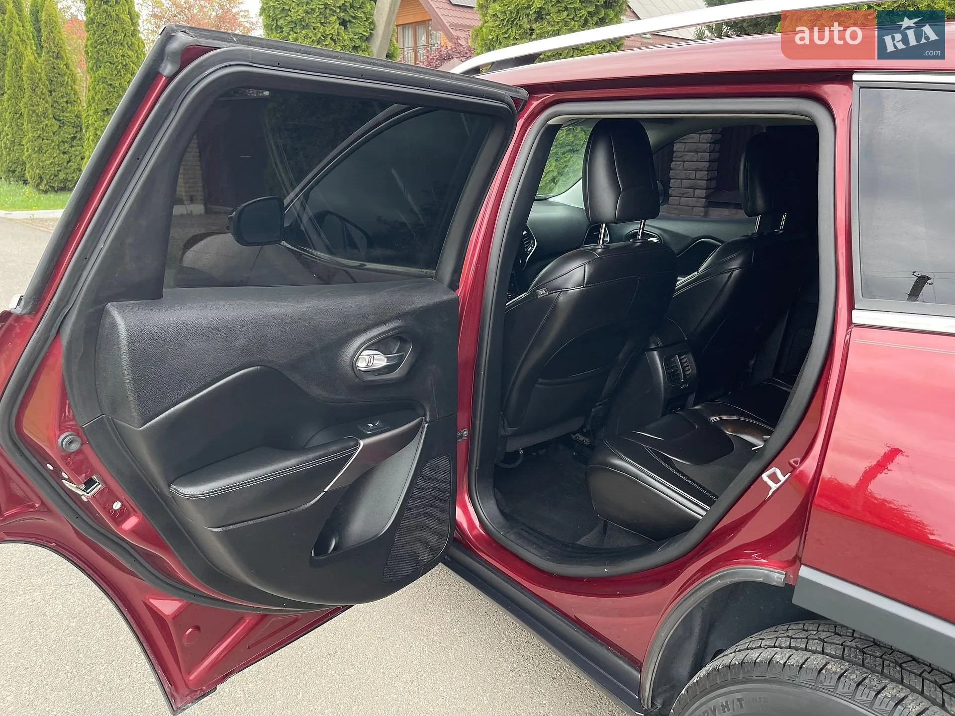 2019 Jeep Cherokee - мініатюра 30