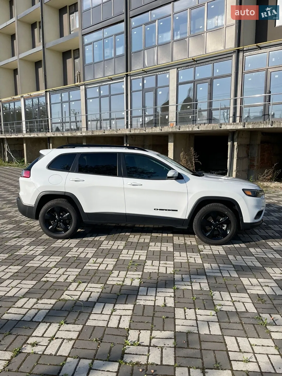 2021 Jeep Cherokee - мініатюра 5