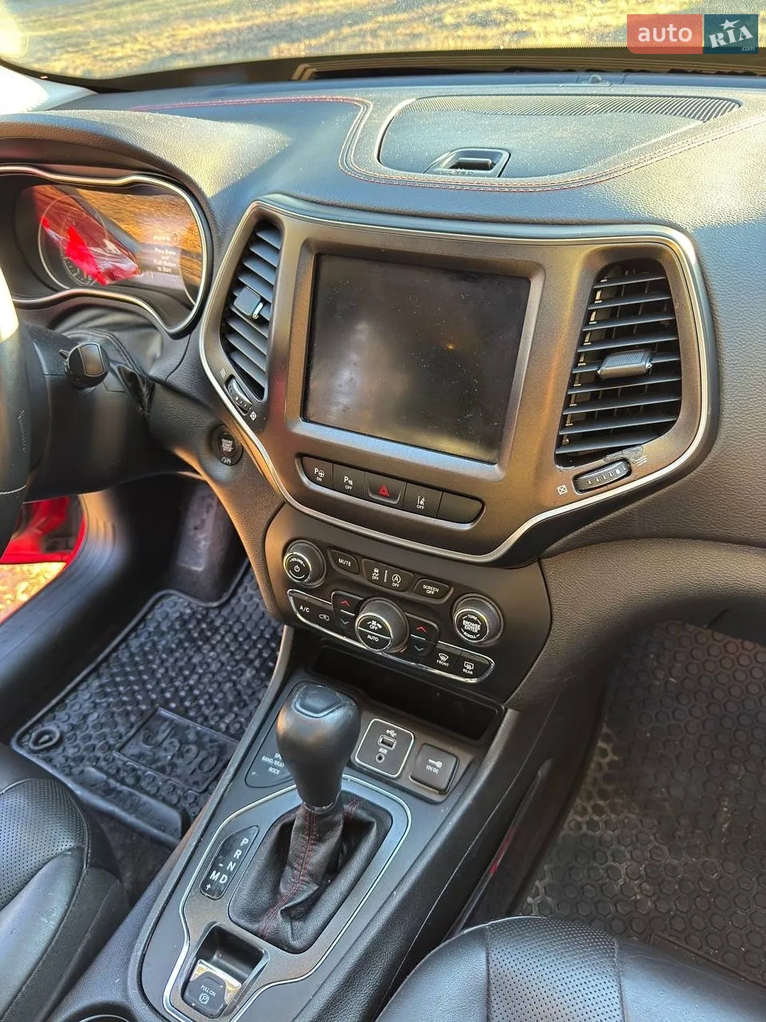 2018 Jeep Cherokee - мініатюра 15