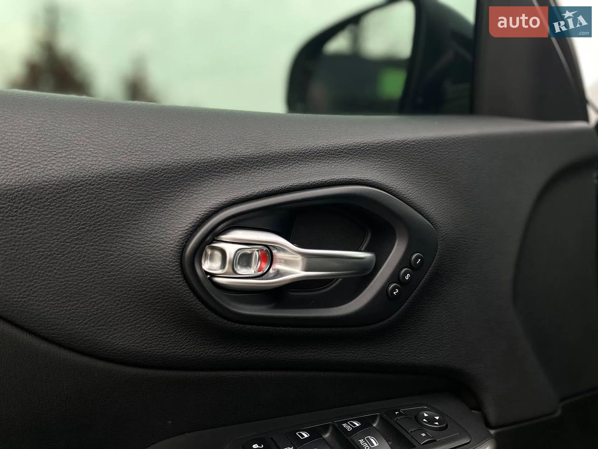 2018 Jeep Cherokee - мініатюра 25
