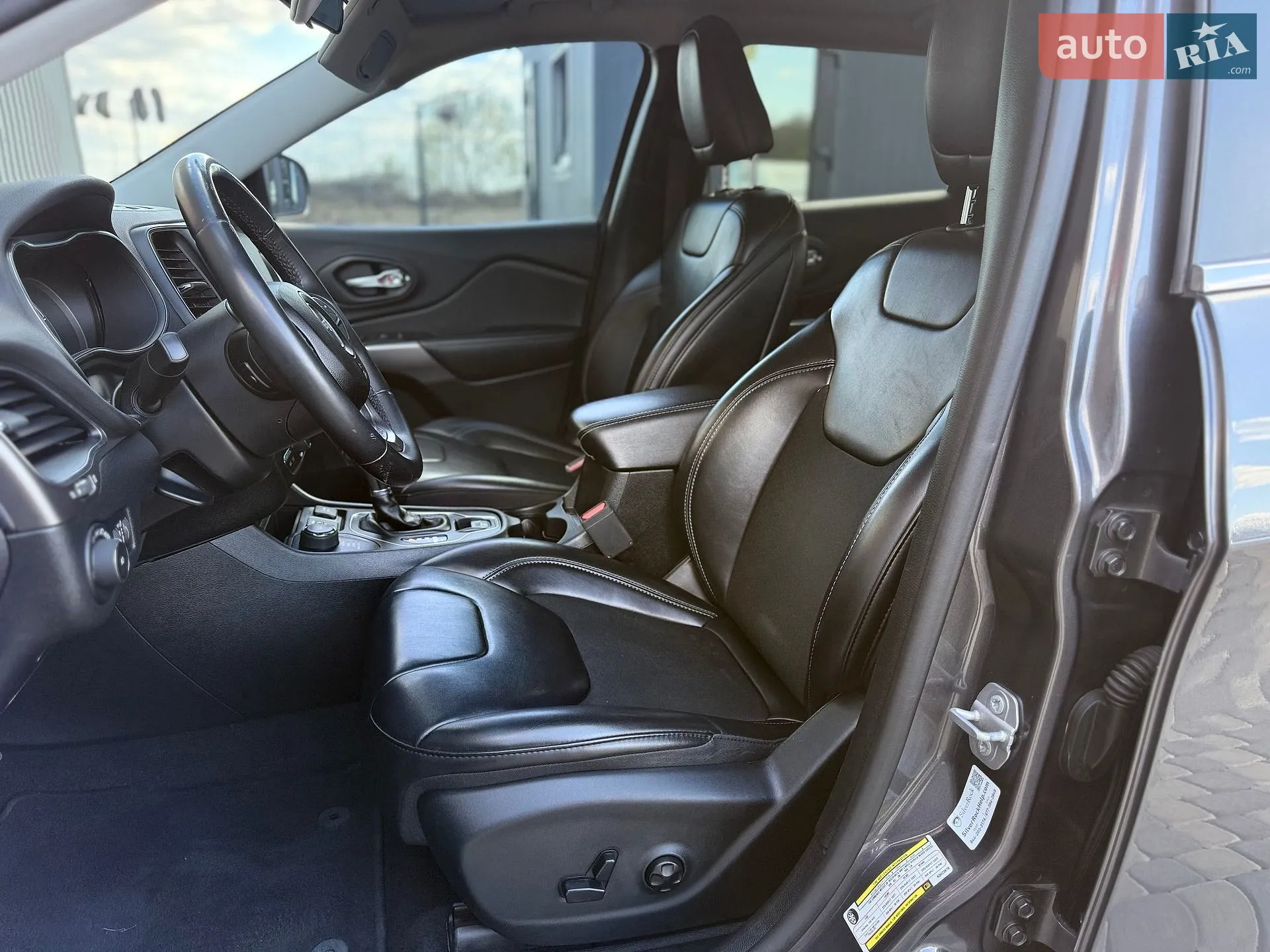 2019 Jeep Cherokee - мініатюра 25