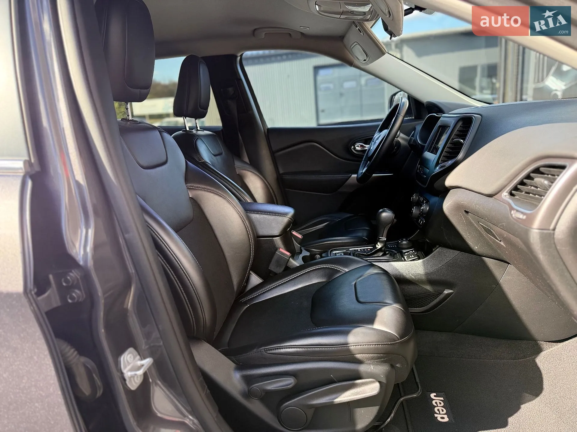 2019 Jeep Cherokee - мініатюра 46