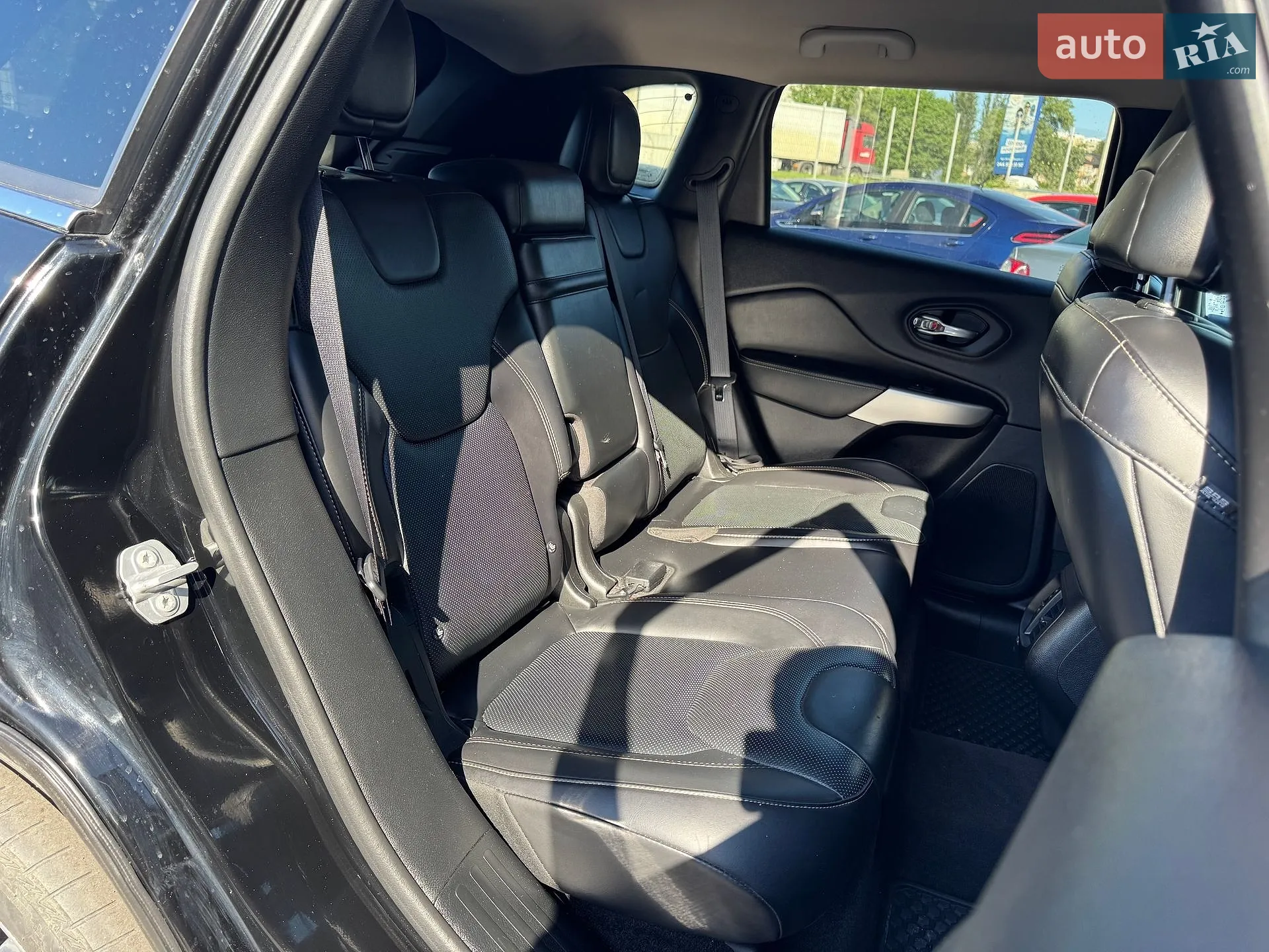 2016 Jeep Cherokee - мініатюра 11