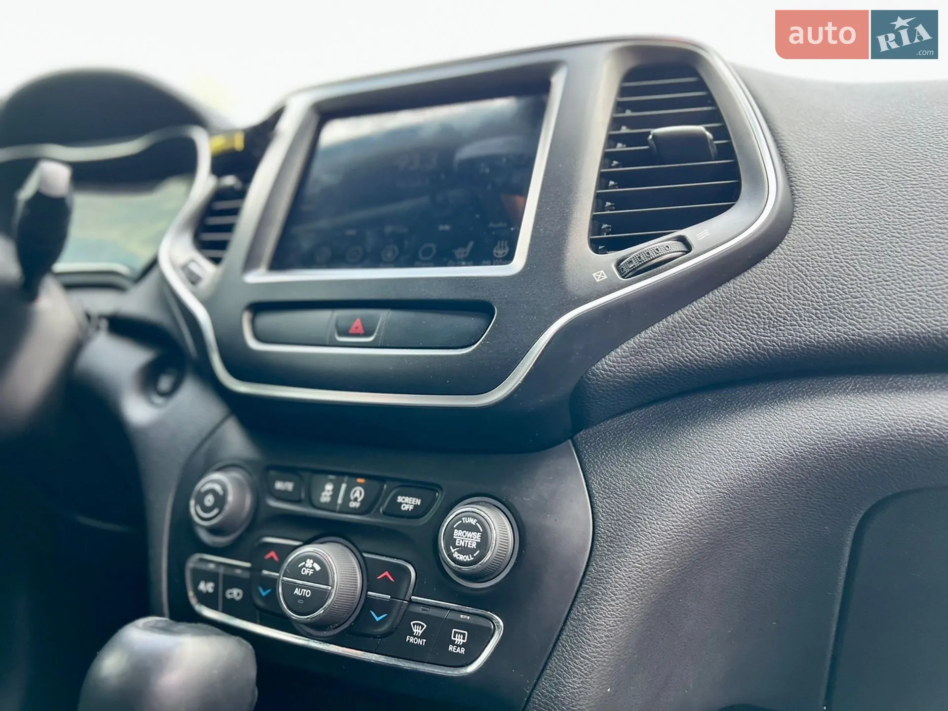 2018 Jeep Cherokee - мініатюра 28