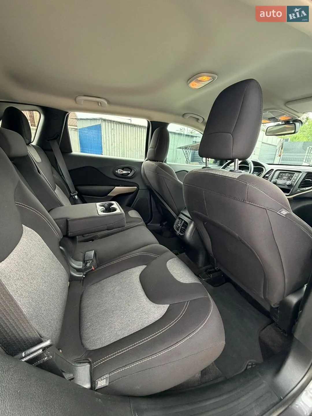 2016 Jeep Cherokee - мініатюра 39