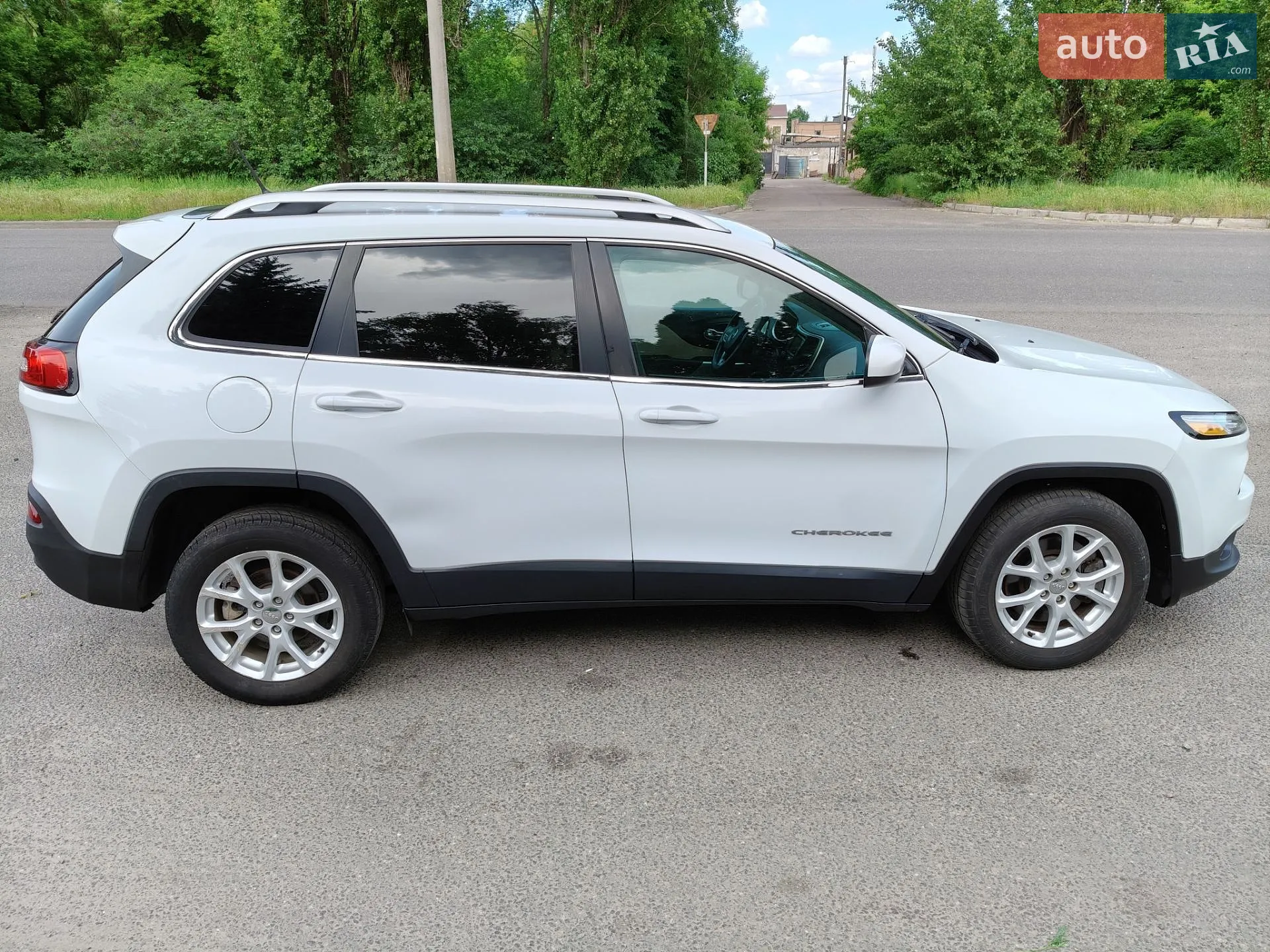 2017 Jeep Cherokee - мініатюра 10