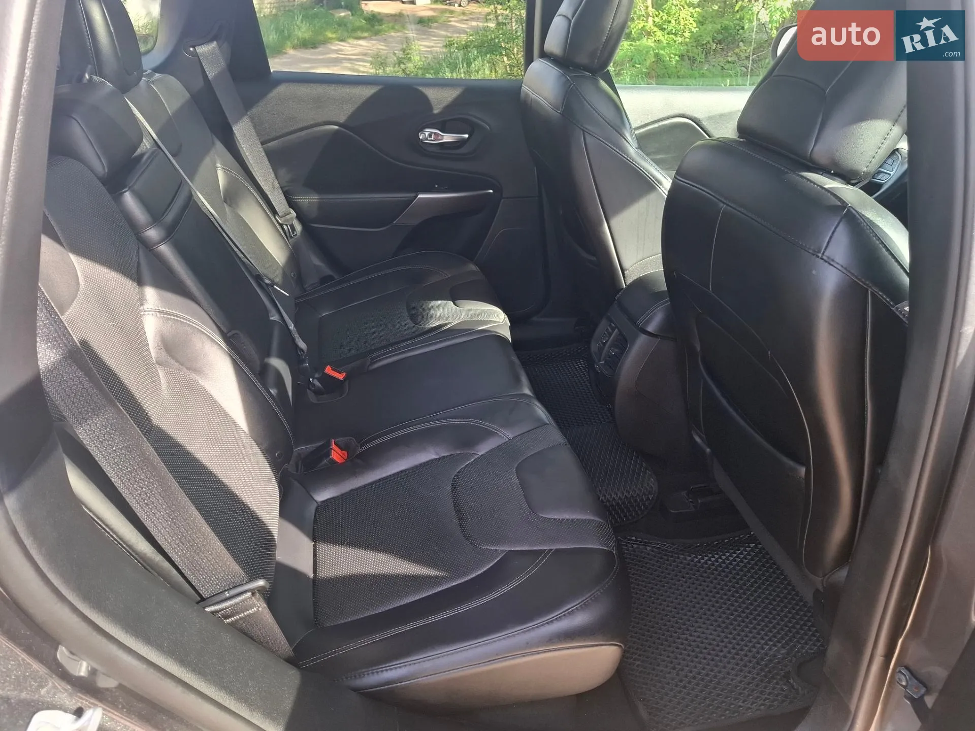 2019 Jeep Cherokee - мініатюра 26