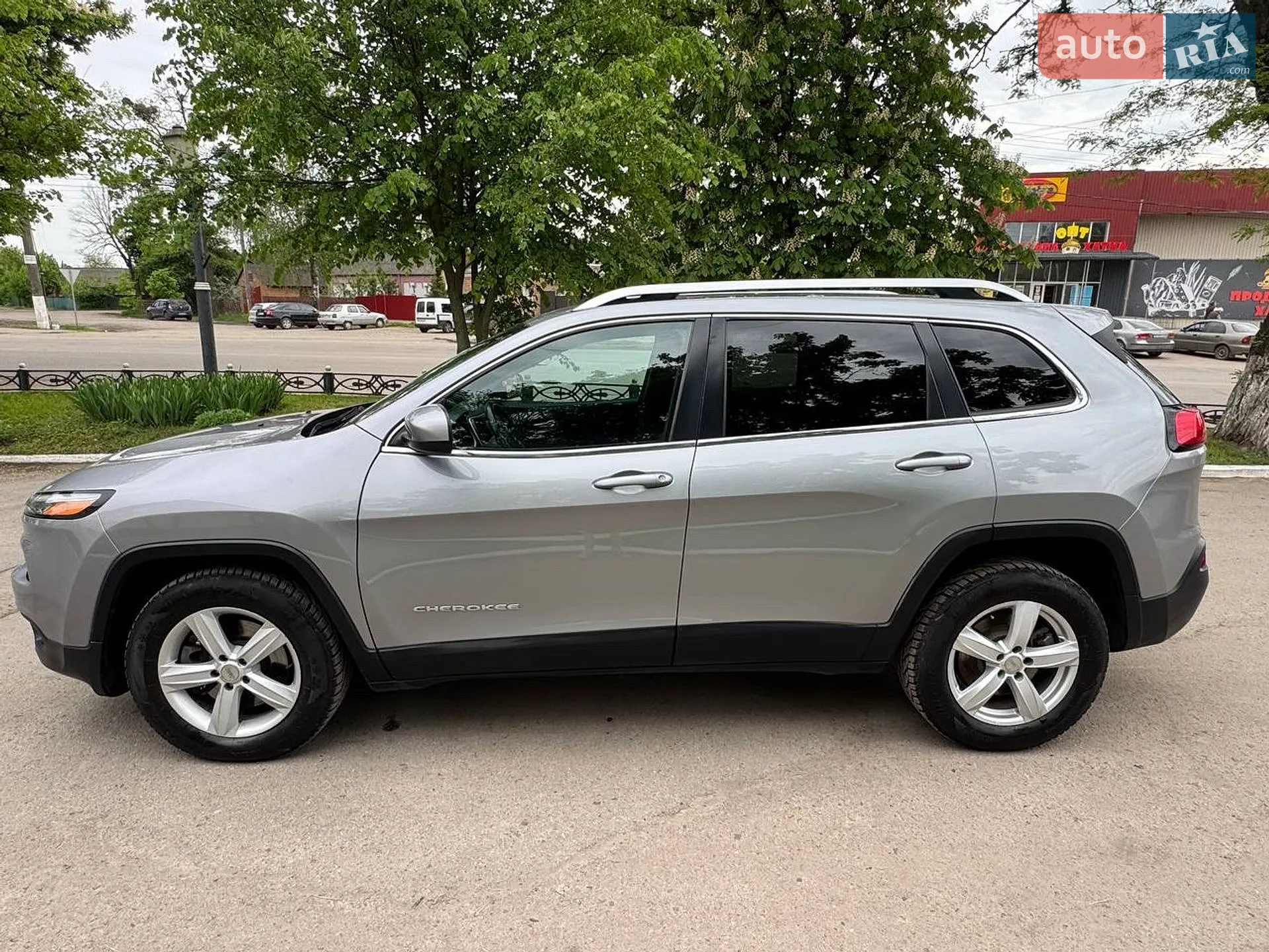 2015 Jeep Cherokee - мініатюра 2