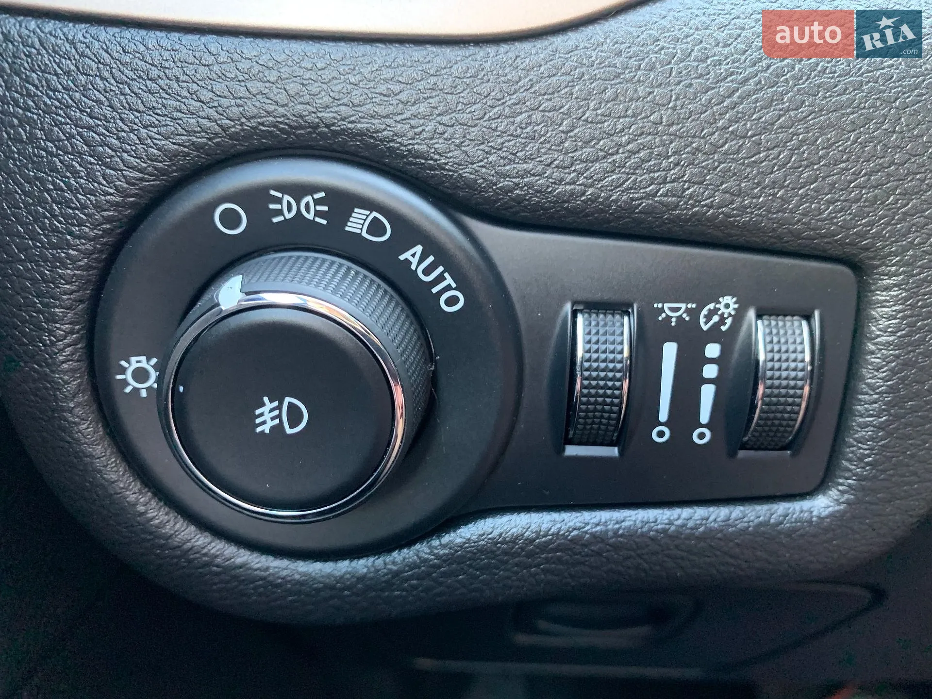 2015 Jeep Cherokee - мініатюра 25