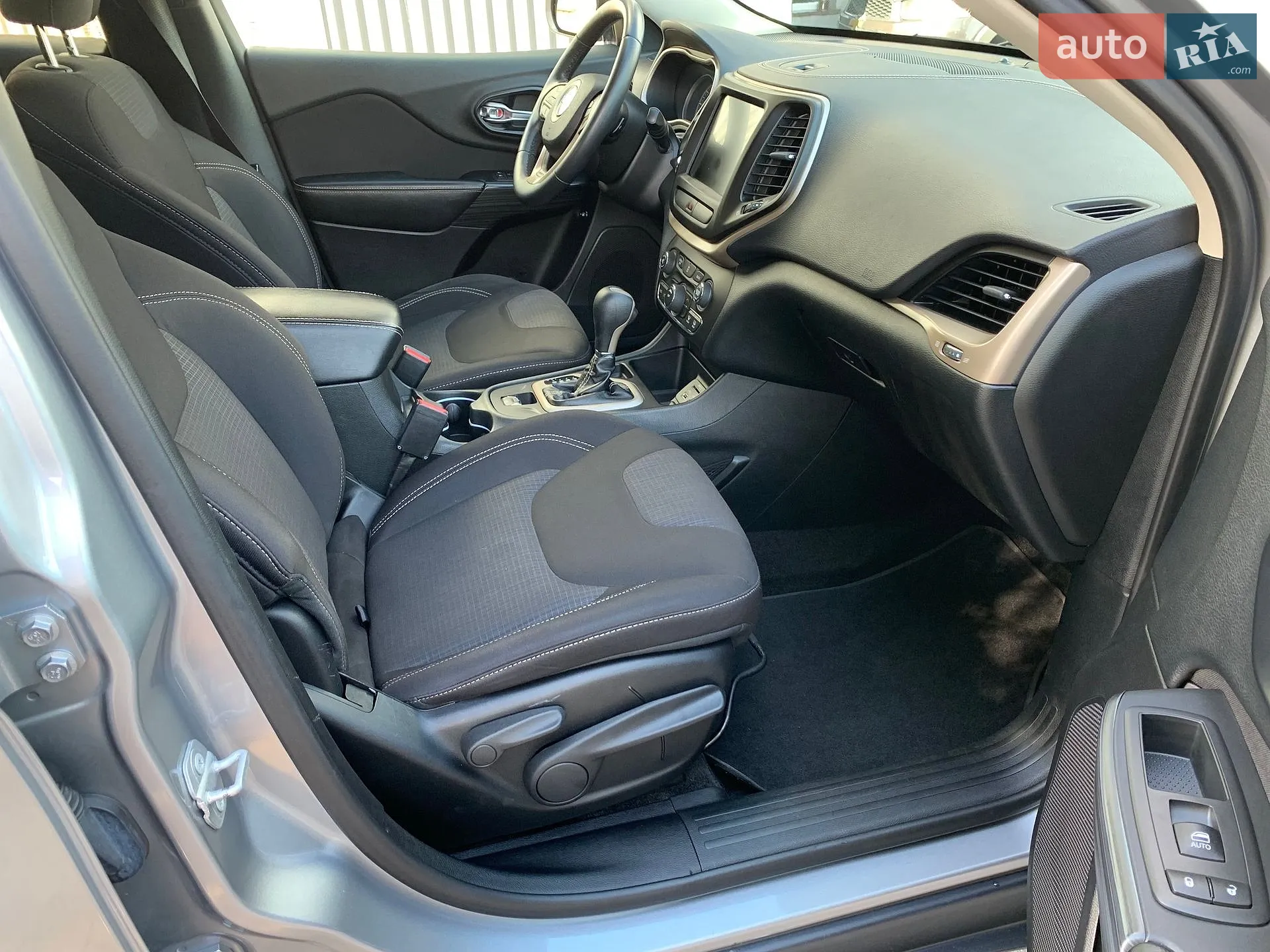 2015 Jeep Cherokee - мініатюра 35