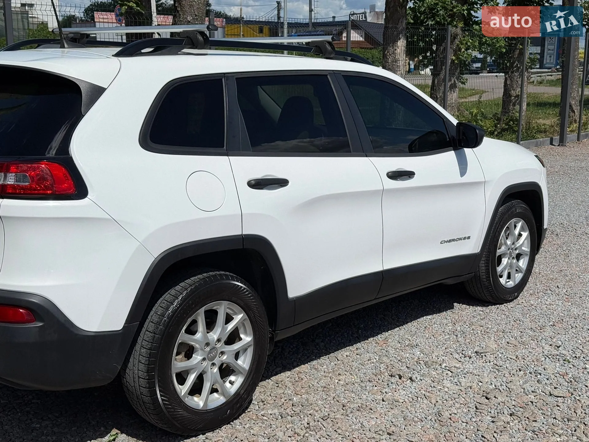 2017 Jeep Cherokee - мініатюра 19