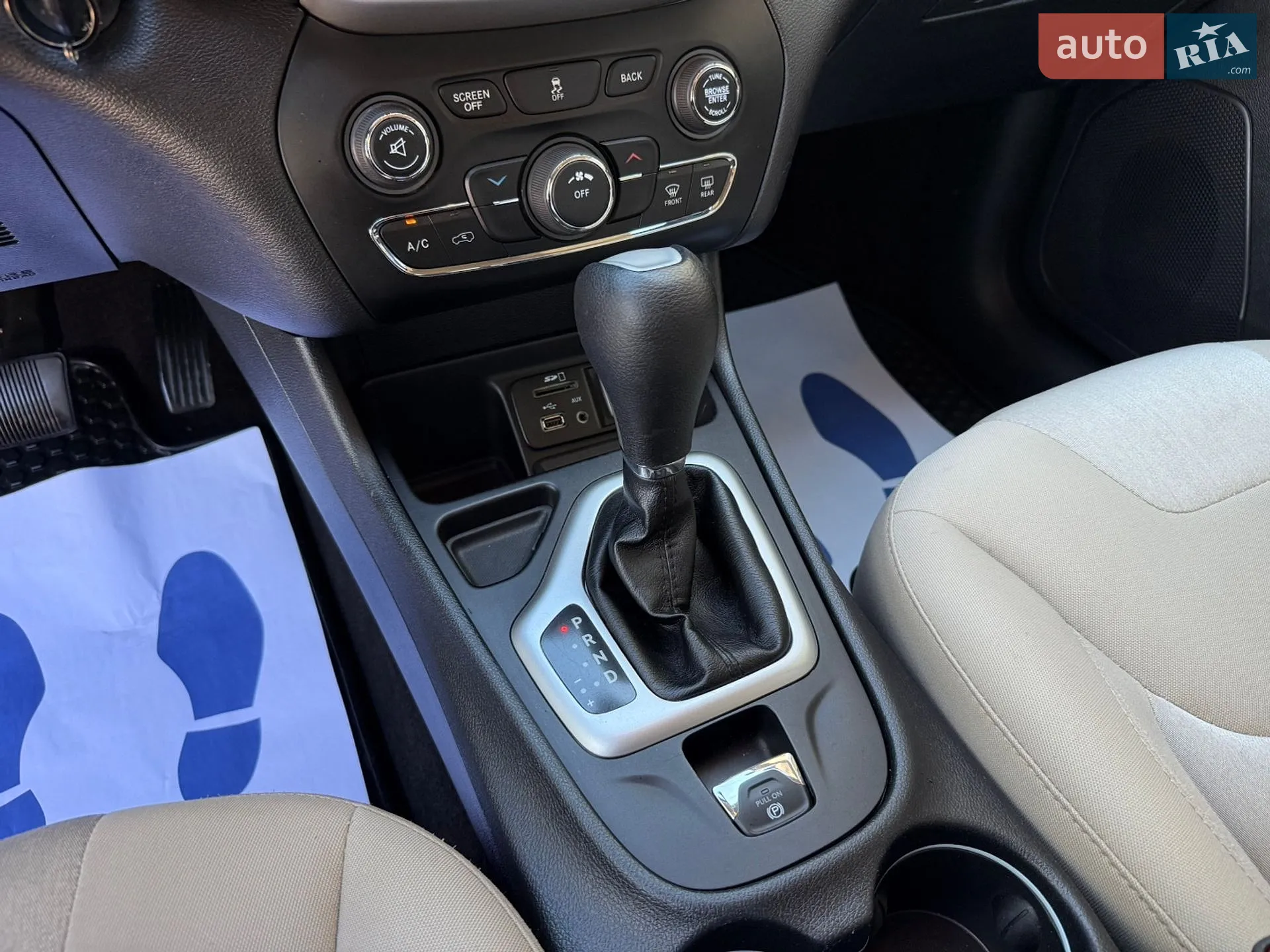 2017 Jeep Cherokee - мініатюра 34