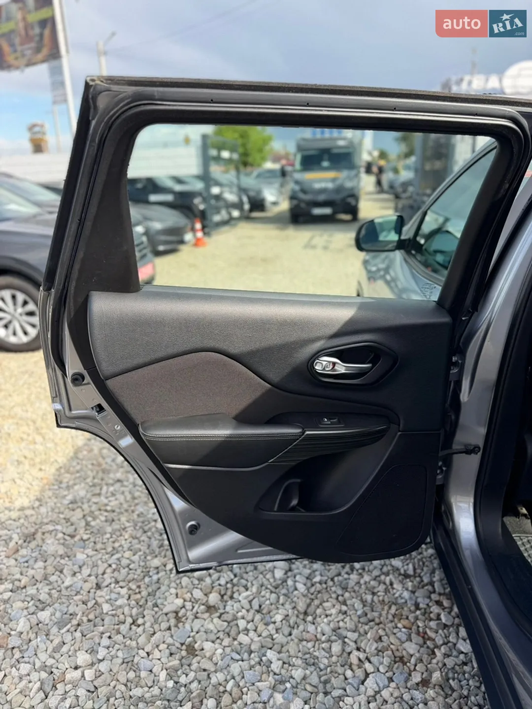 2014 Jeep Cherokee - мініатюра 22