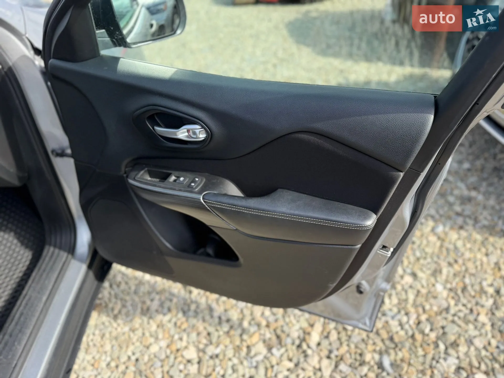 2014 Jeep Cherokee - мініатюра 25