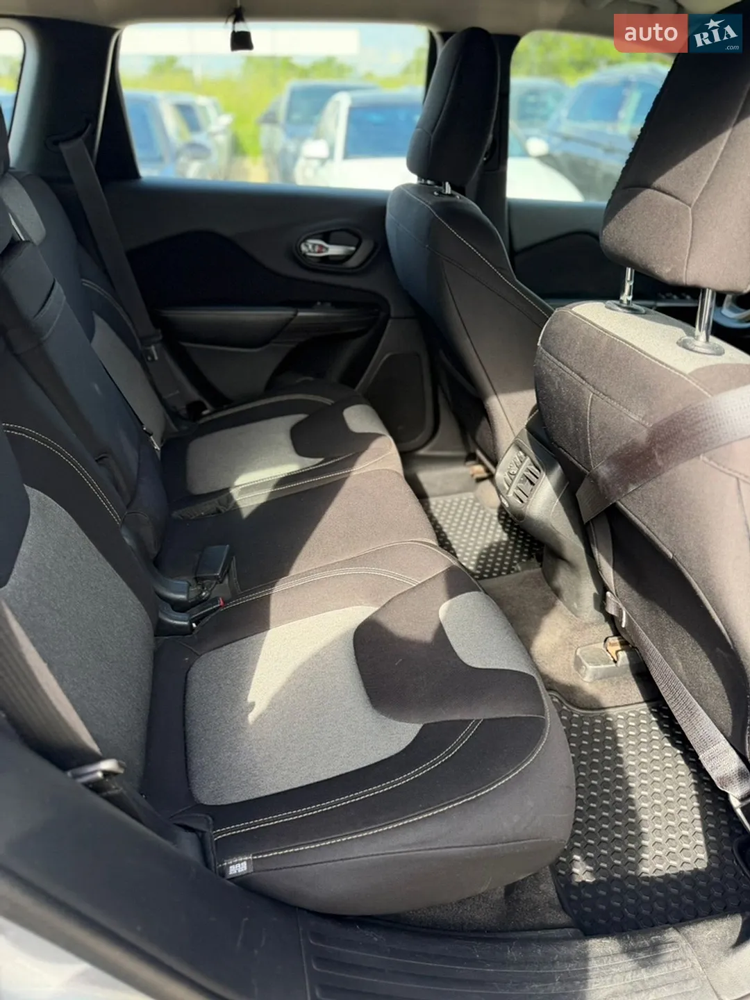 2014 Jeep Cherokee - мініатюра 29