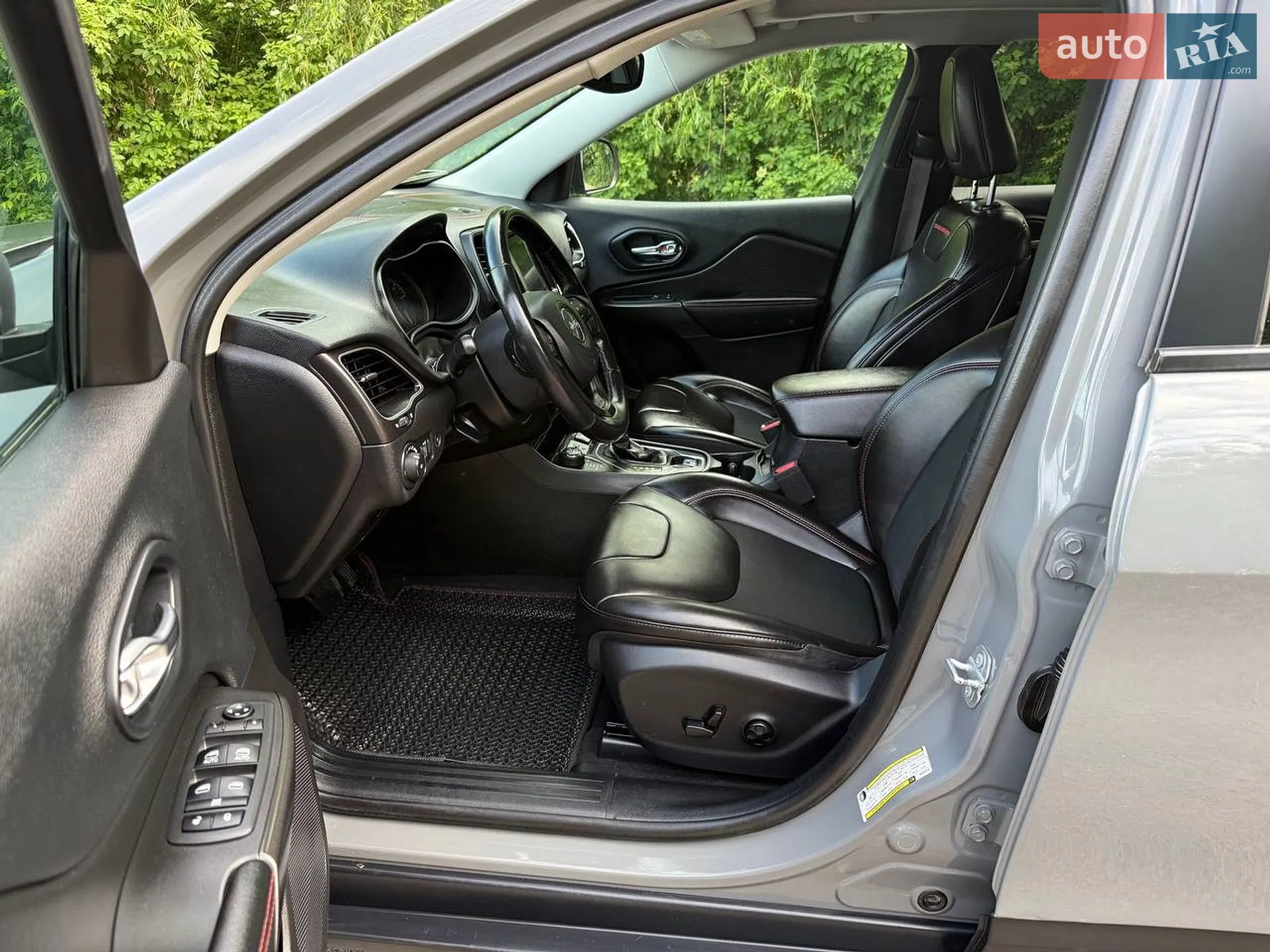 2019 Jeep Cherokee - мініатюра 18