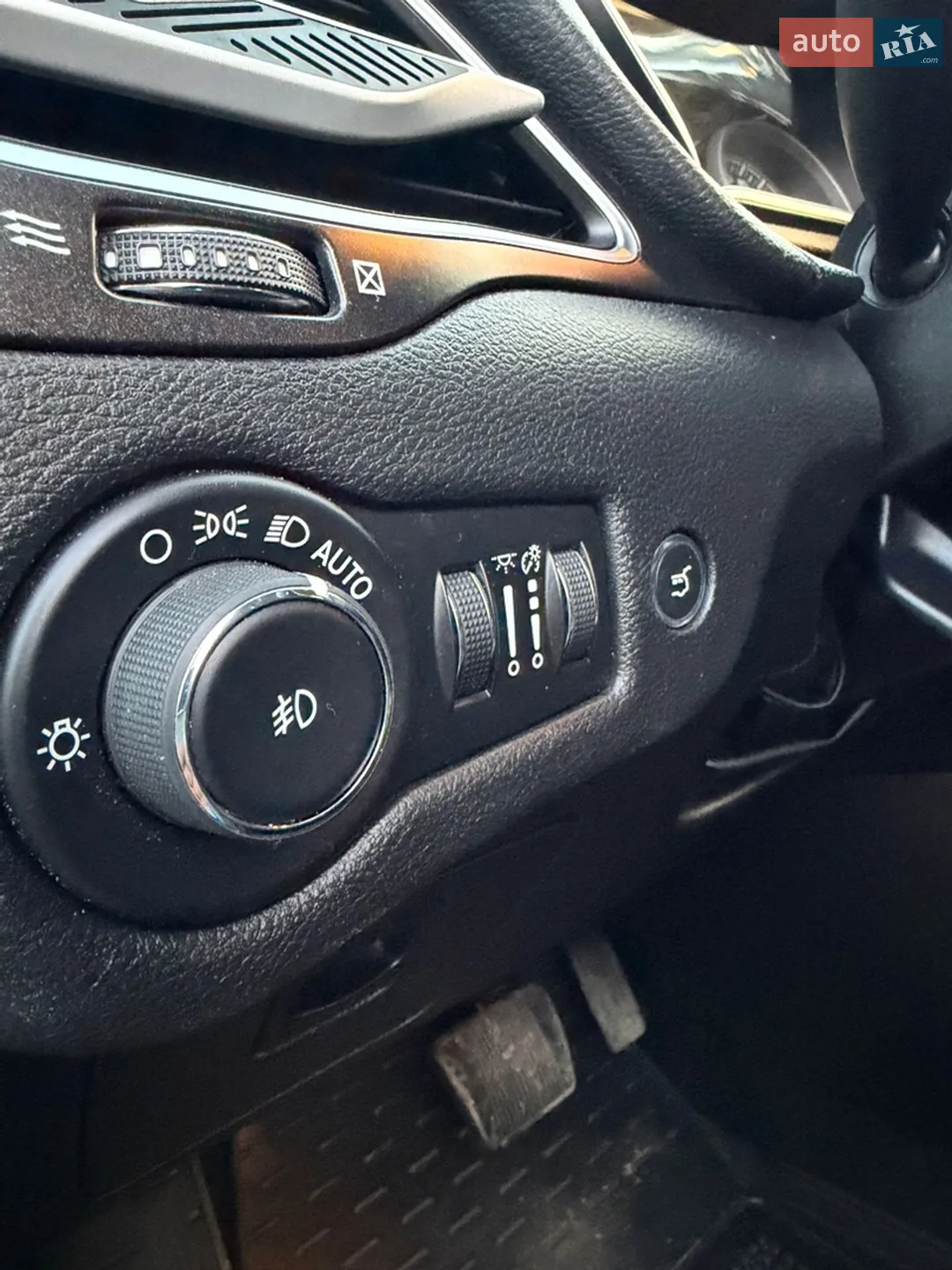 2019 Jeep Cherokee - мініатюра 43