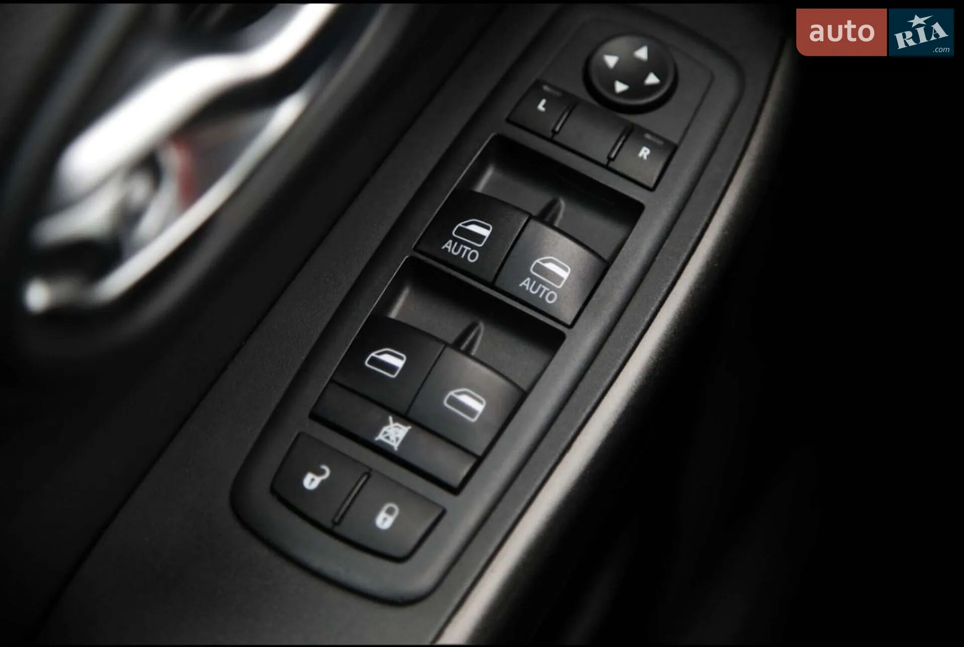 2019 Jeep Cherokee - мініатюра 13