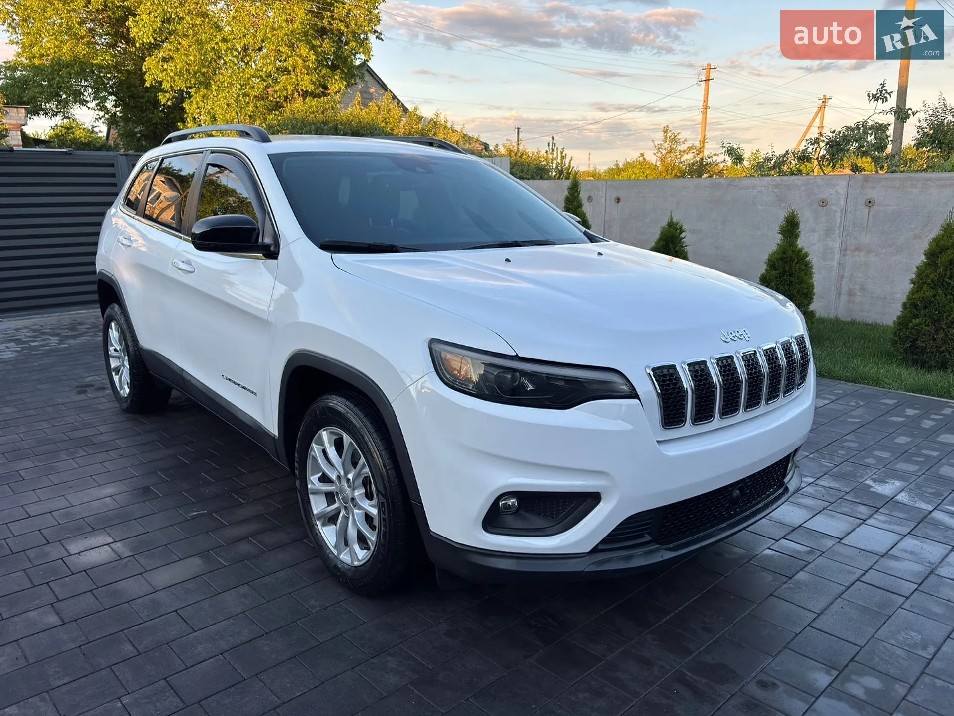 2022 Jeep Cherokee - мініатюра 3