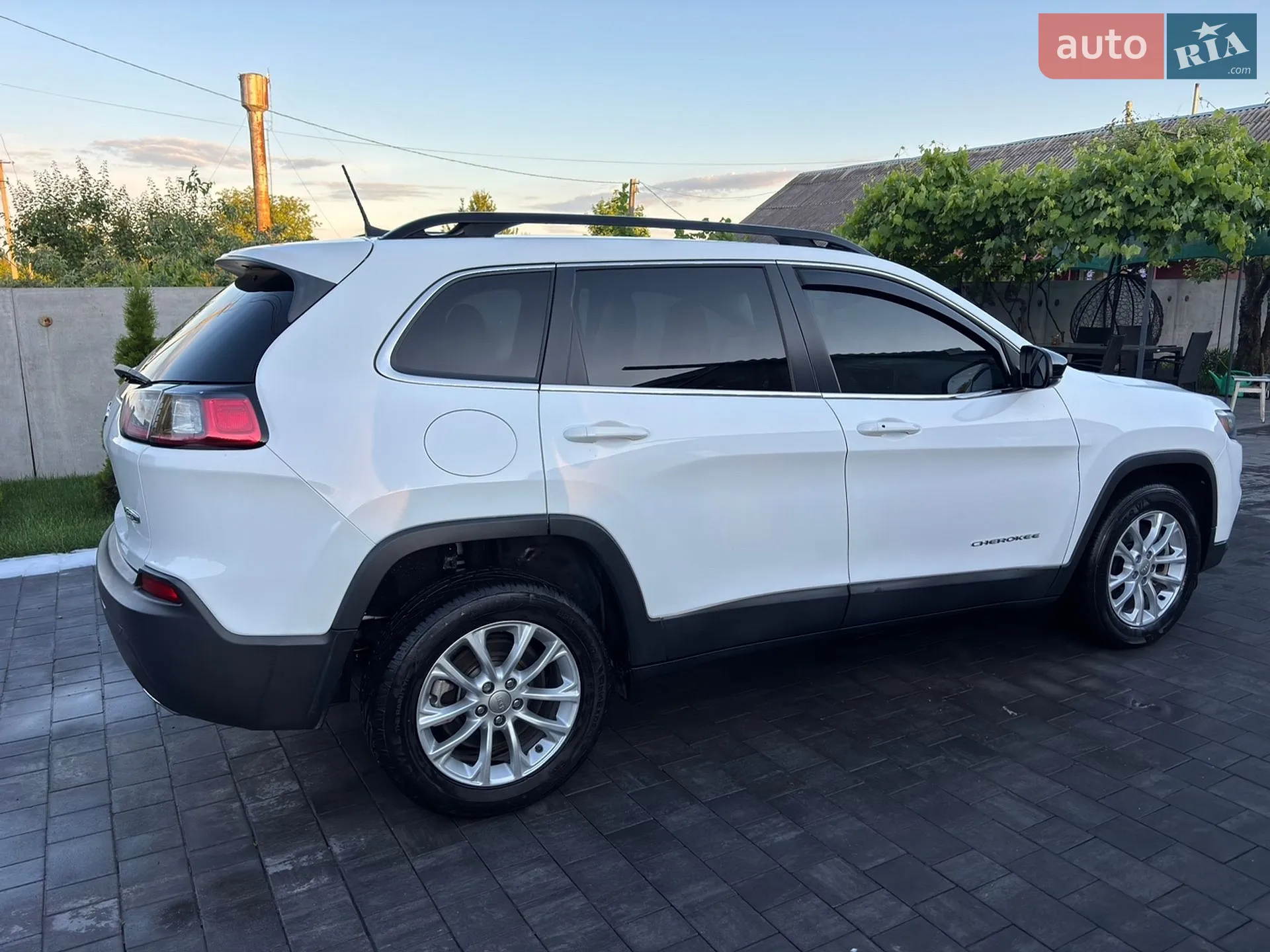 2022 Jeep Cherokee - мініатюра 13