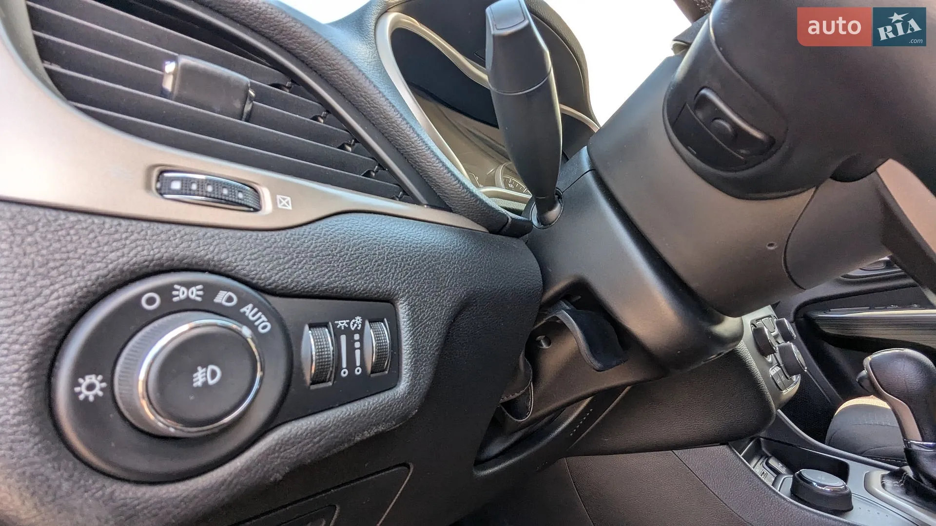 2015 Jeep Cherokee - мініатюра 12