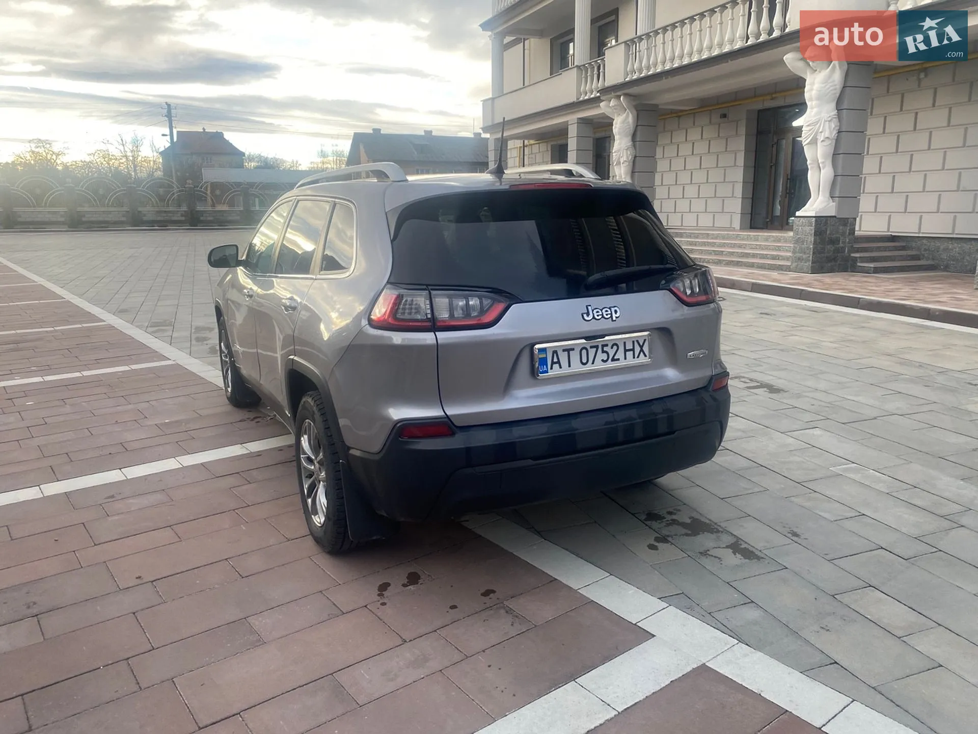 2018 Jeep Cherokee - мініатюра 9
