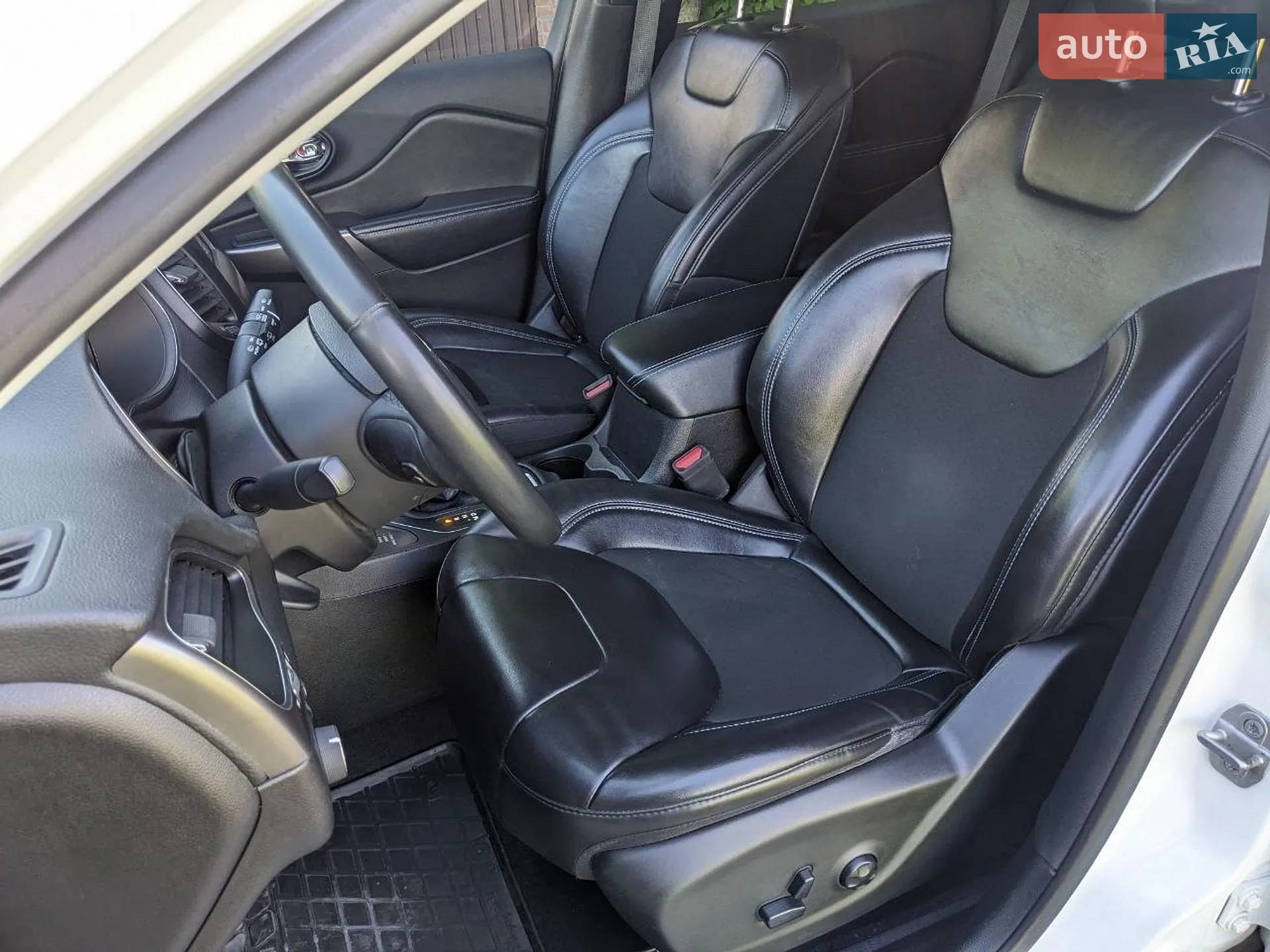 2020 Jeep Cherokee - мініатюра 12