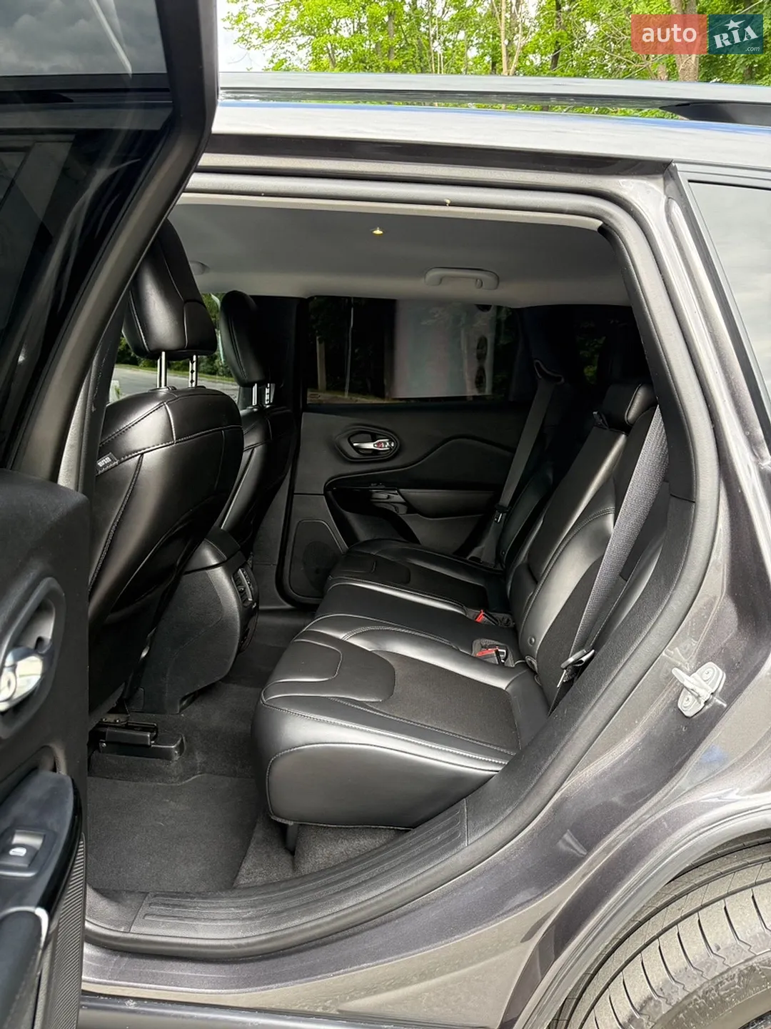 2019 Jeep Cherokee - мініатюра 16