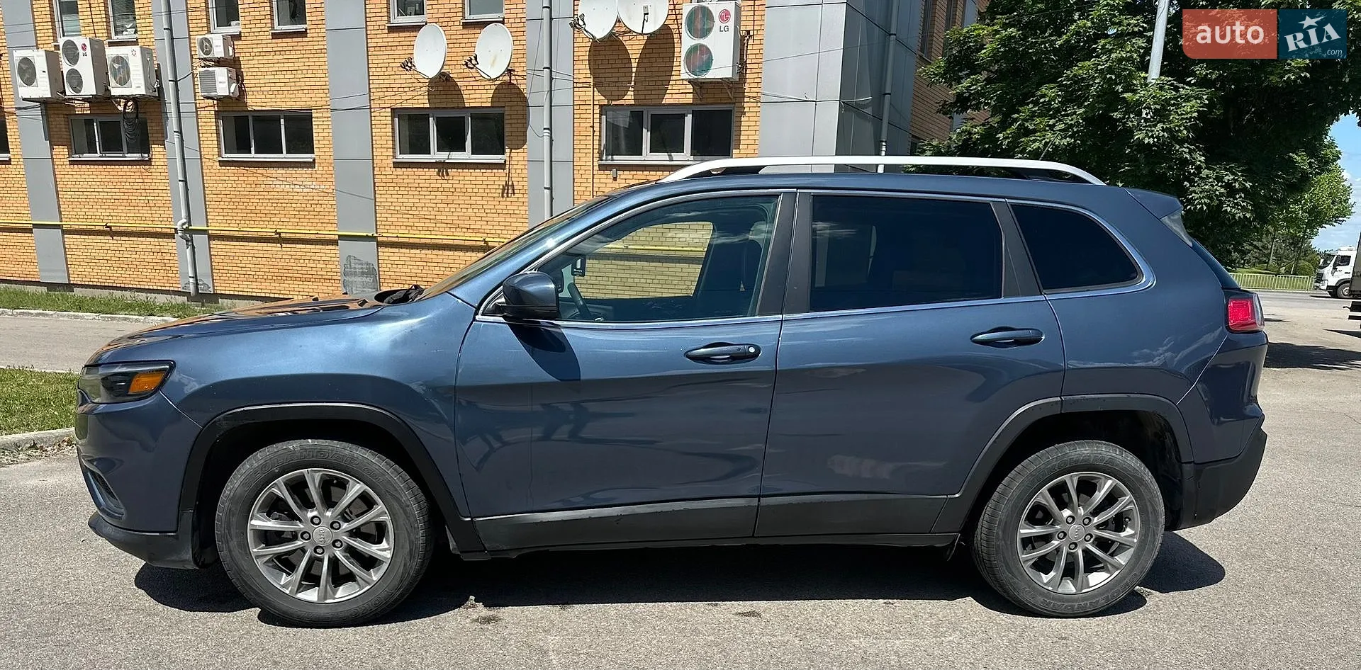 2019 Jeep Cherokee - мініатюра 6