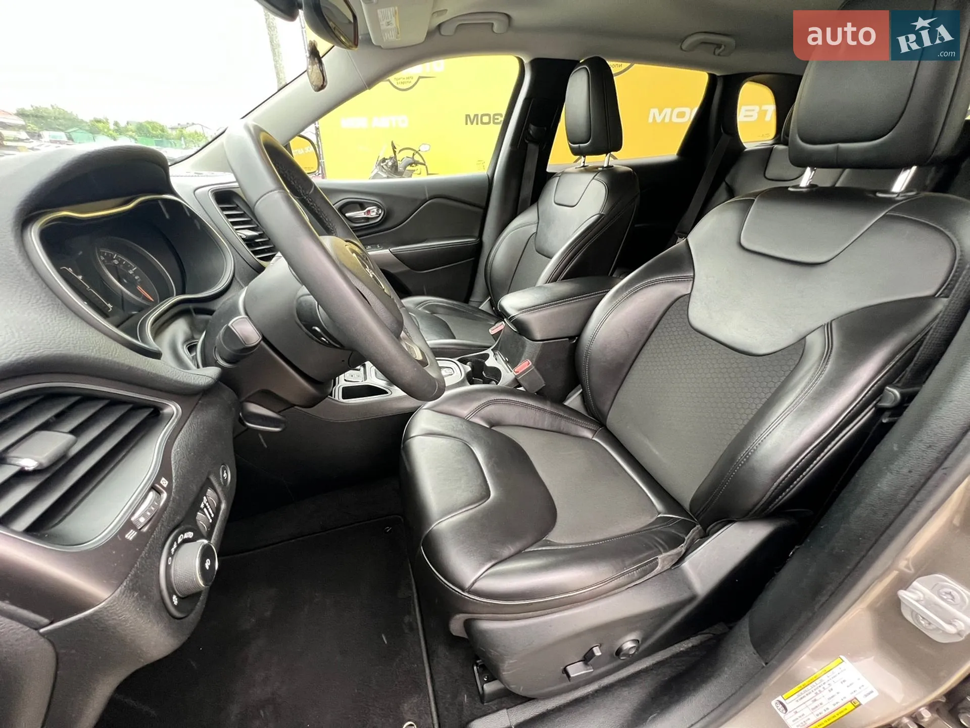 2019 Jeep Cherokee - мініатюра 13