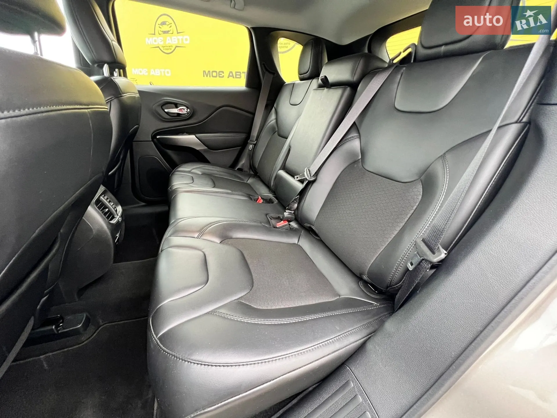 2019 Jeep Cherokee - мініатюра 27